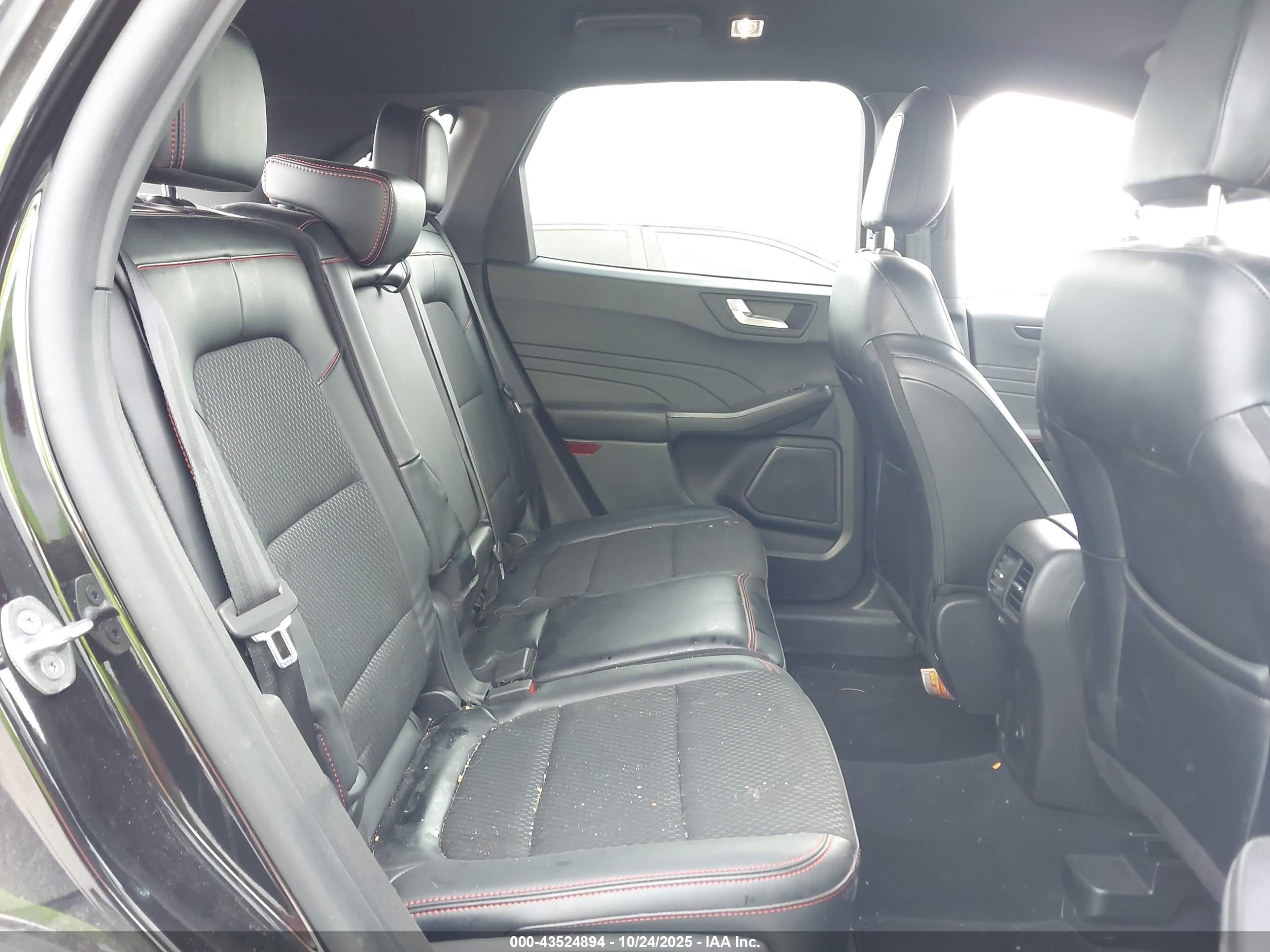 FORD ESCAPE image 8