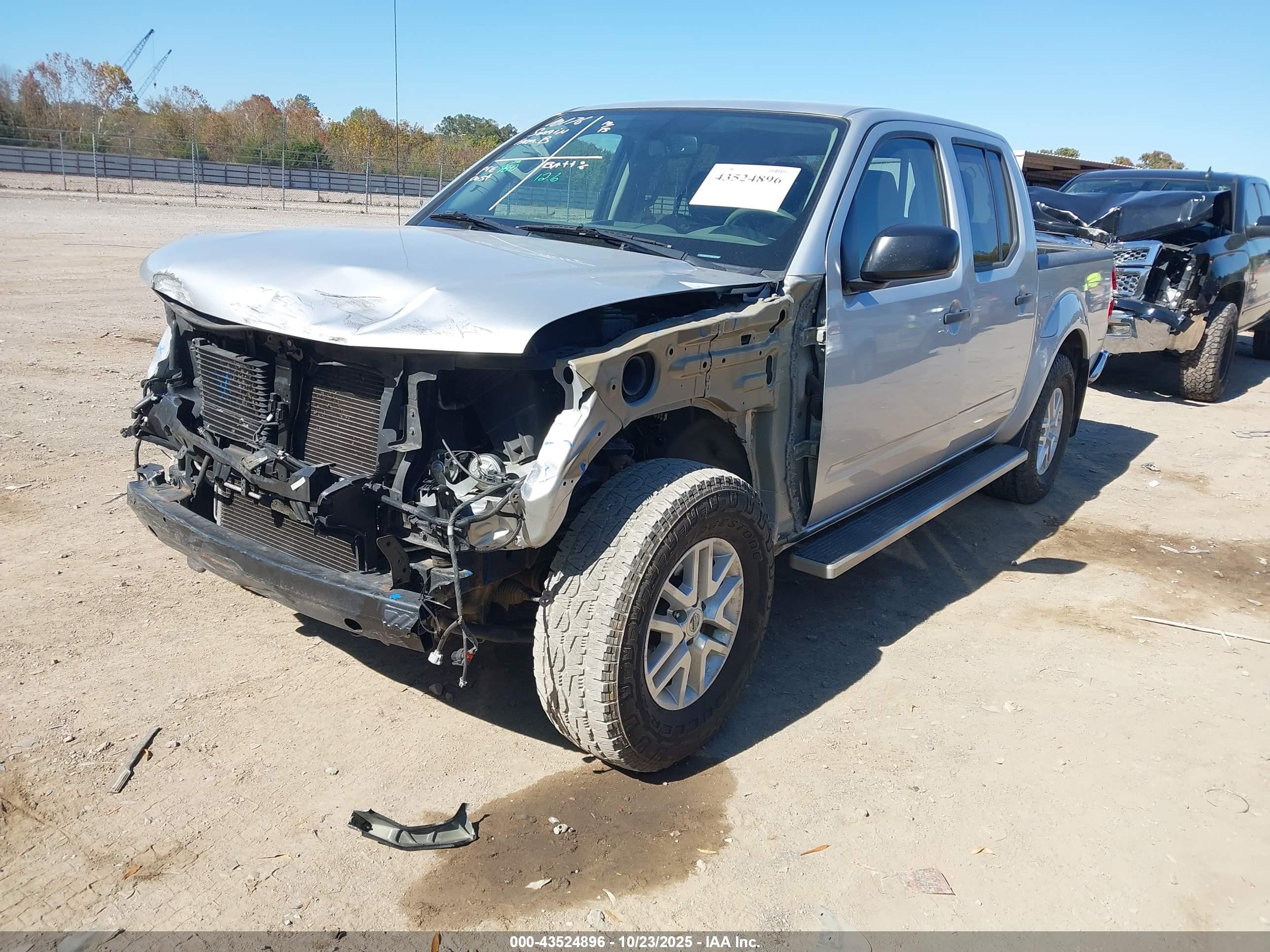 NISSAN FRONTIER image 2