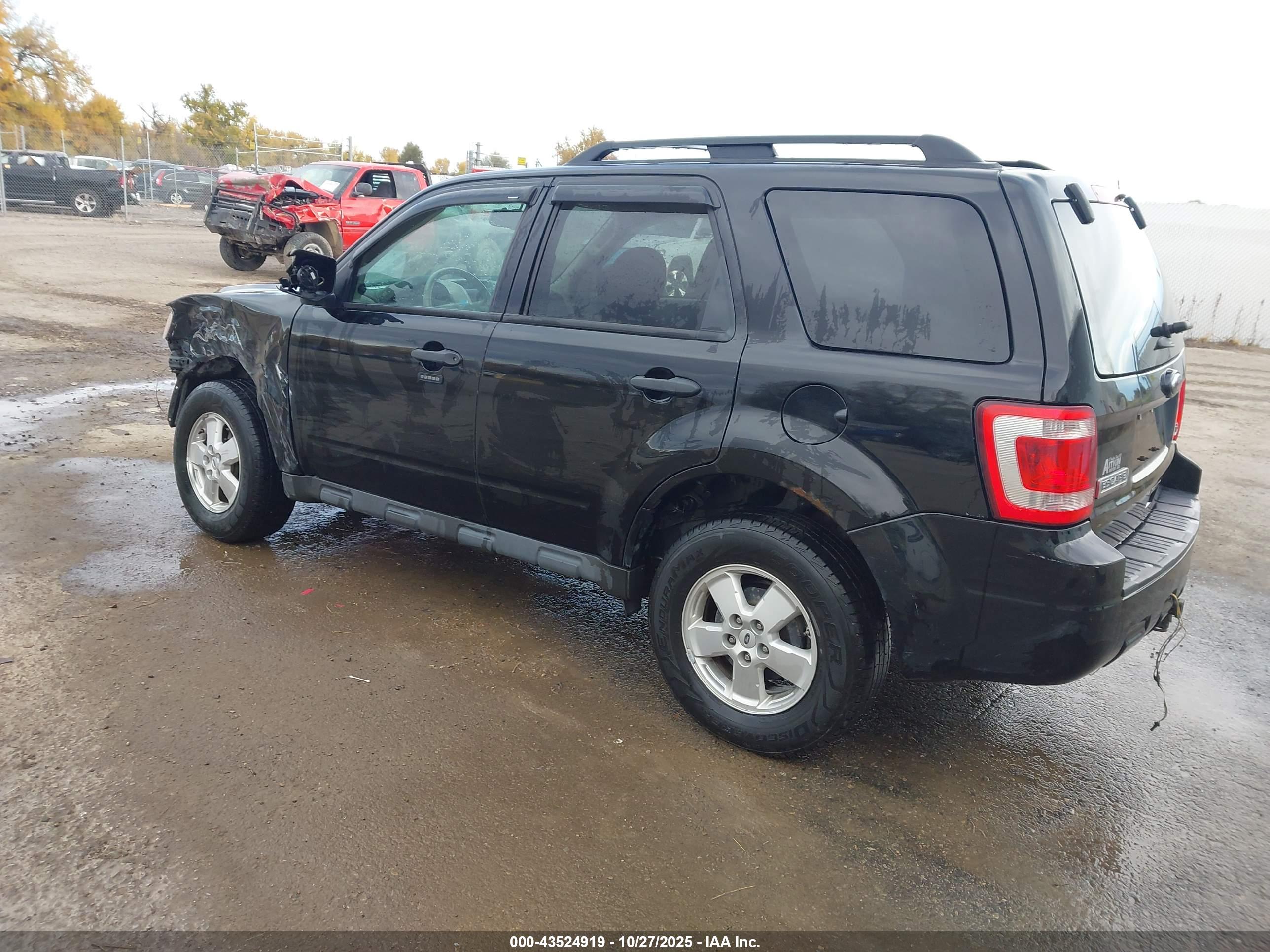 FORD ESCAPE image 3