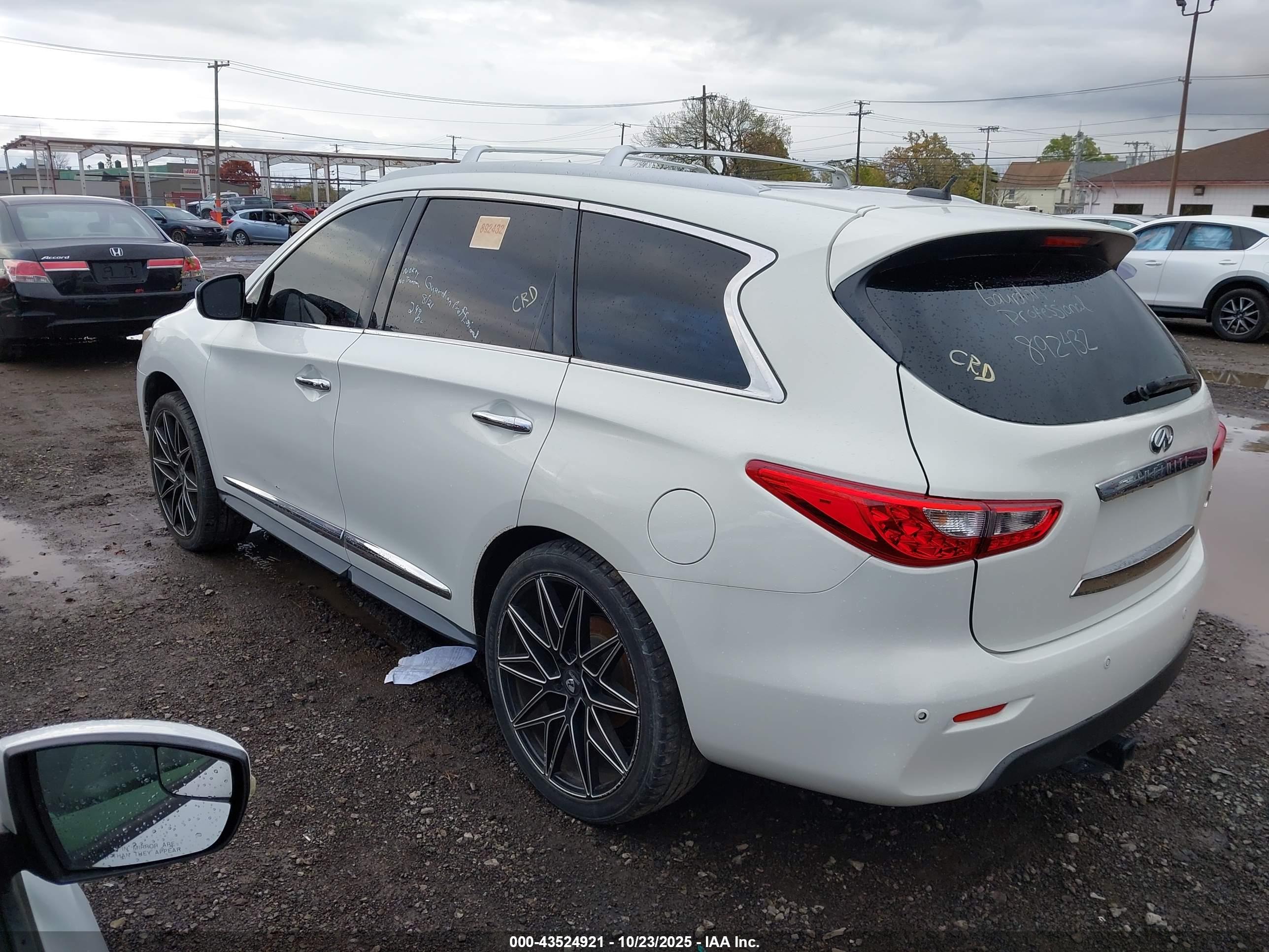 INFINITI JX35 image 3