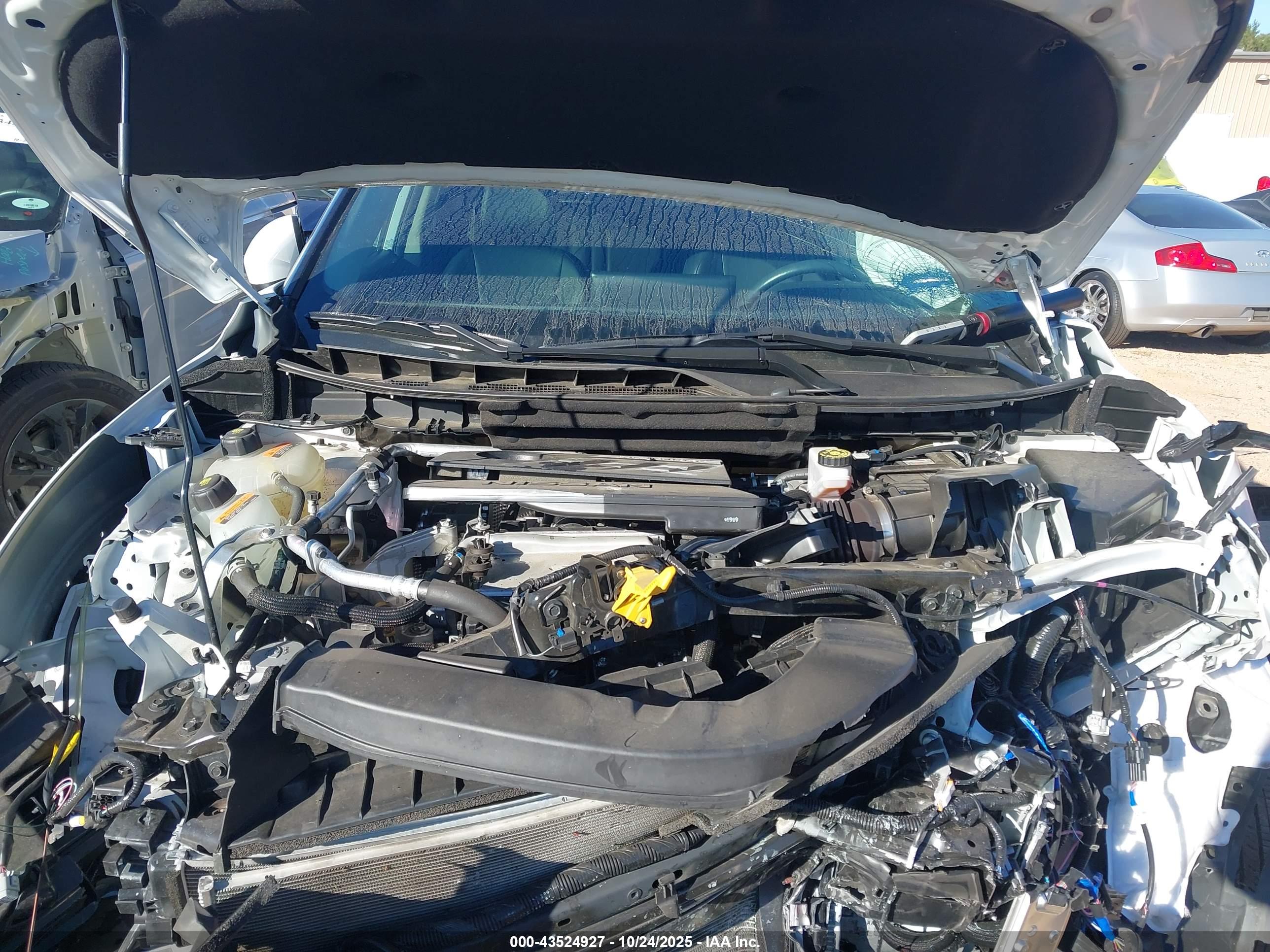 NISSAN ROGUE image 10