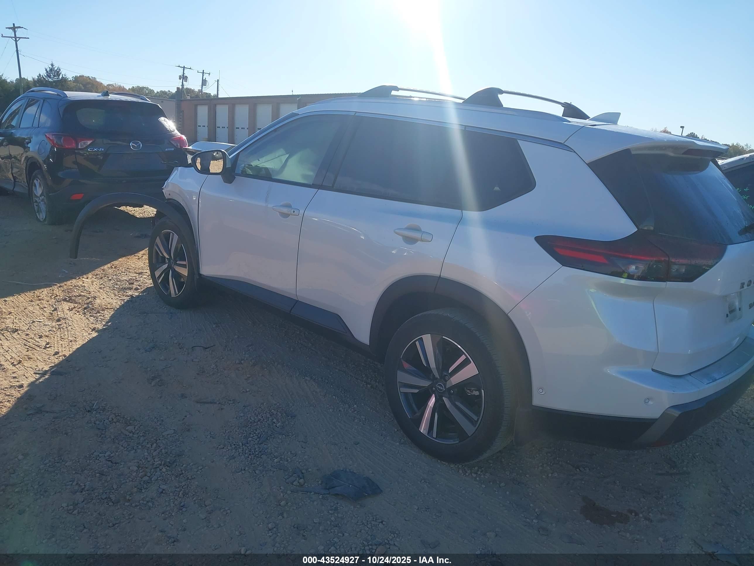 NISSAN ROGUE image 3
