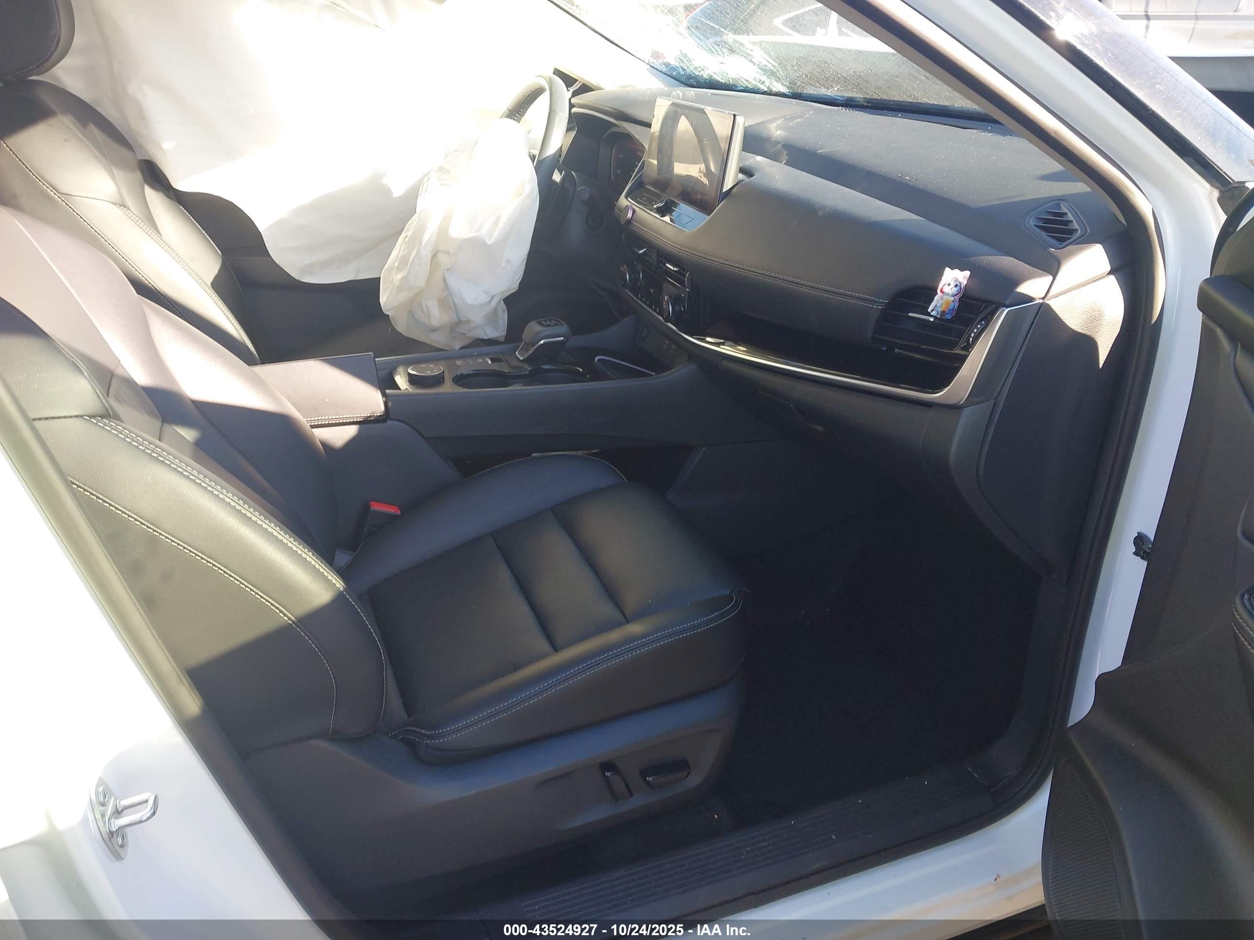 NISSAN ROGUE image 5