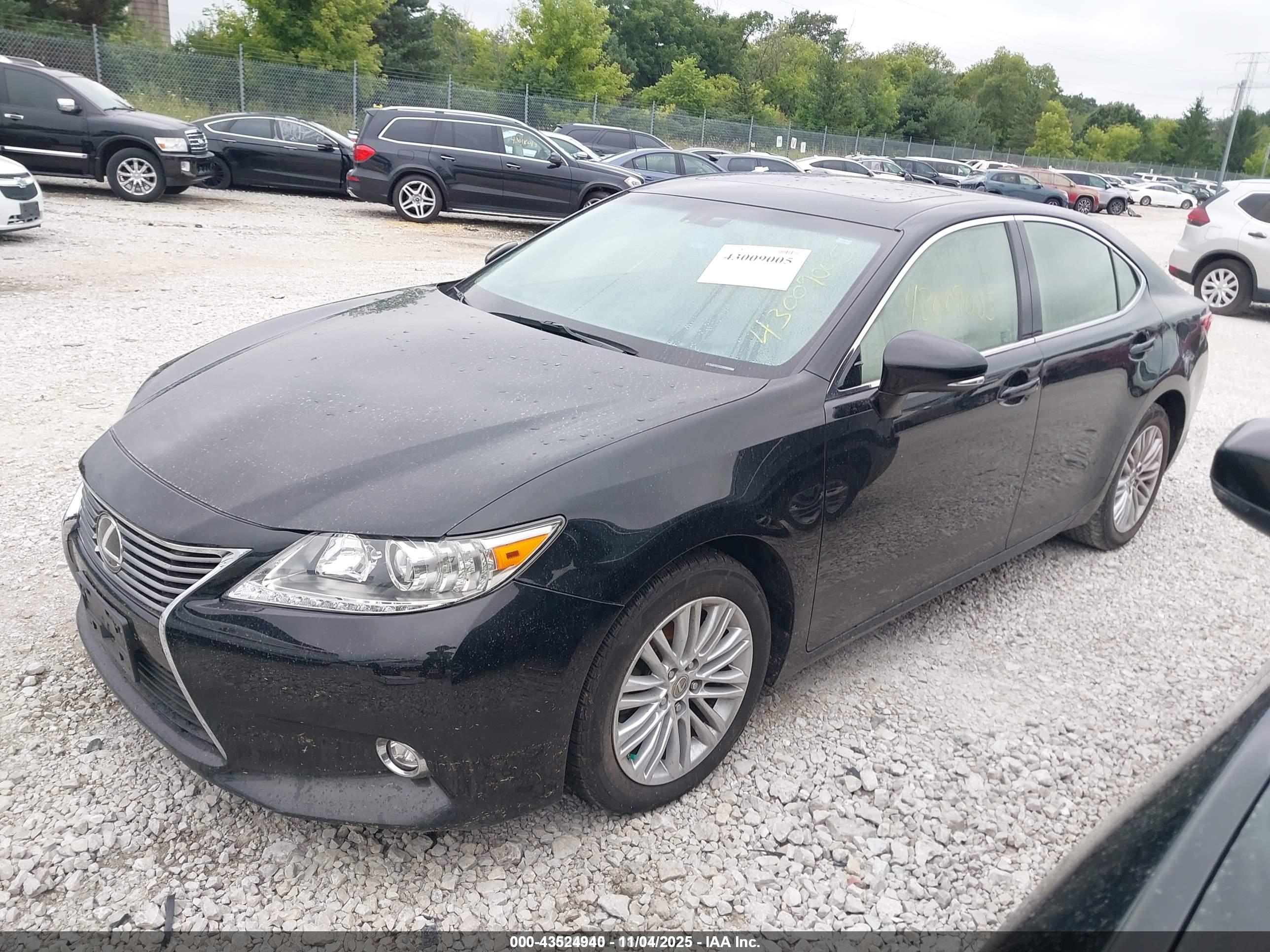 LEXUS ES image 2