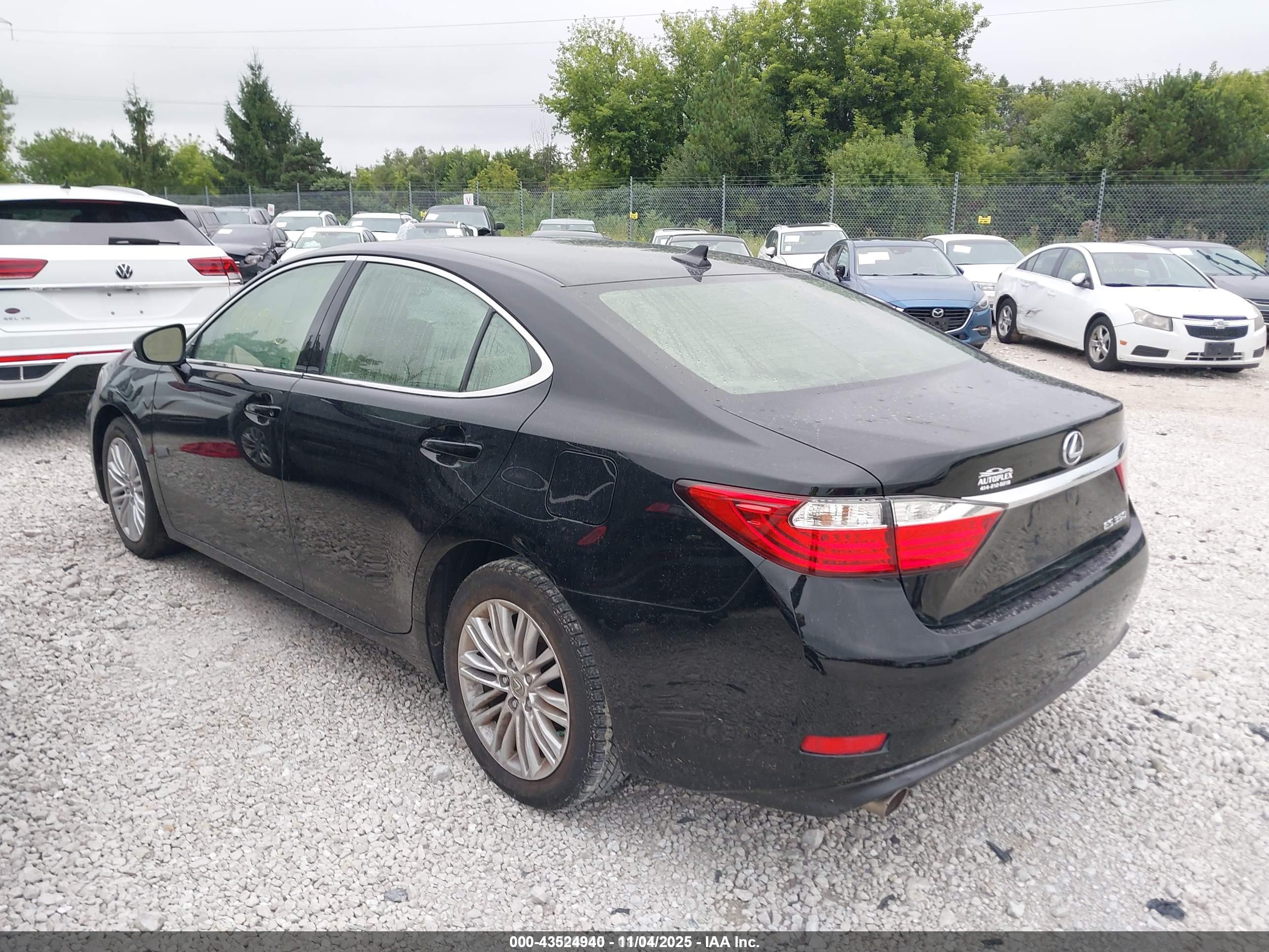 LEXUS ES image 3