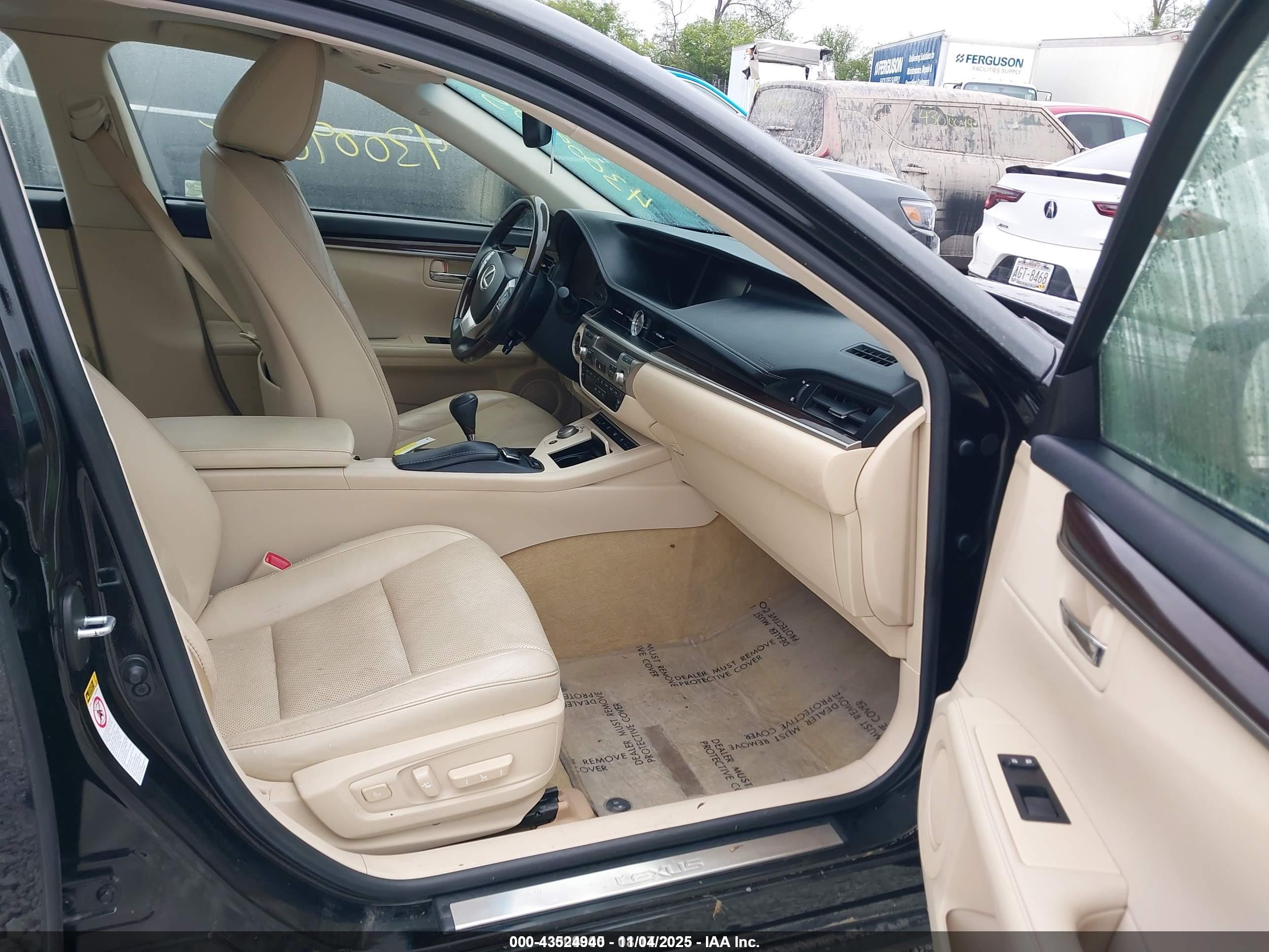 LEXUS ES image 5