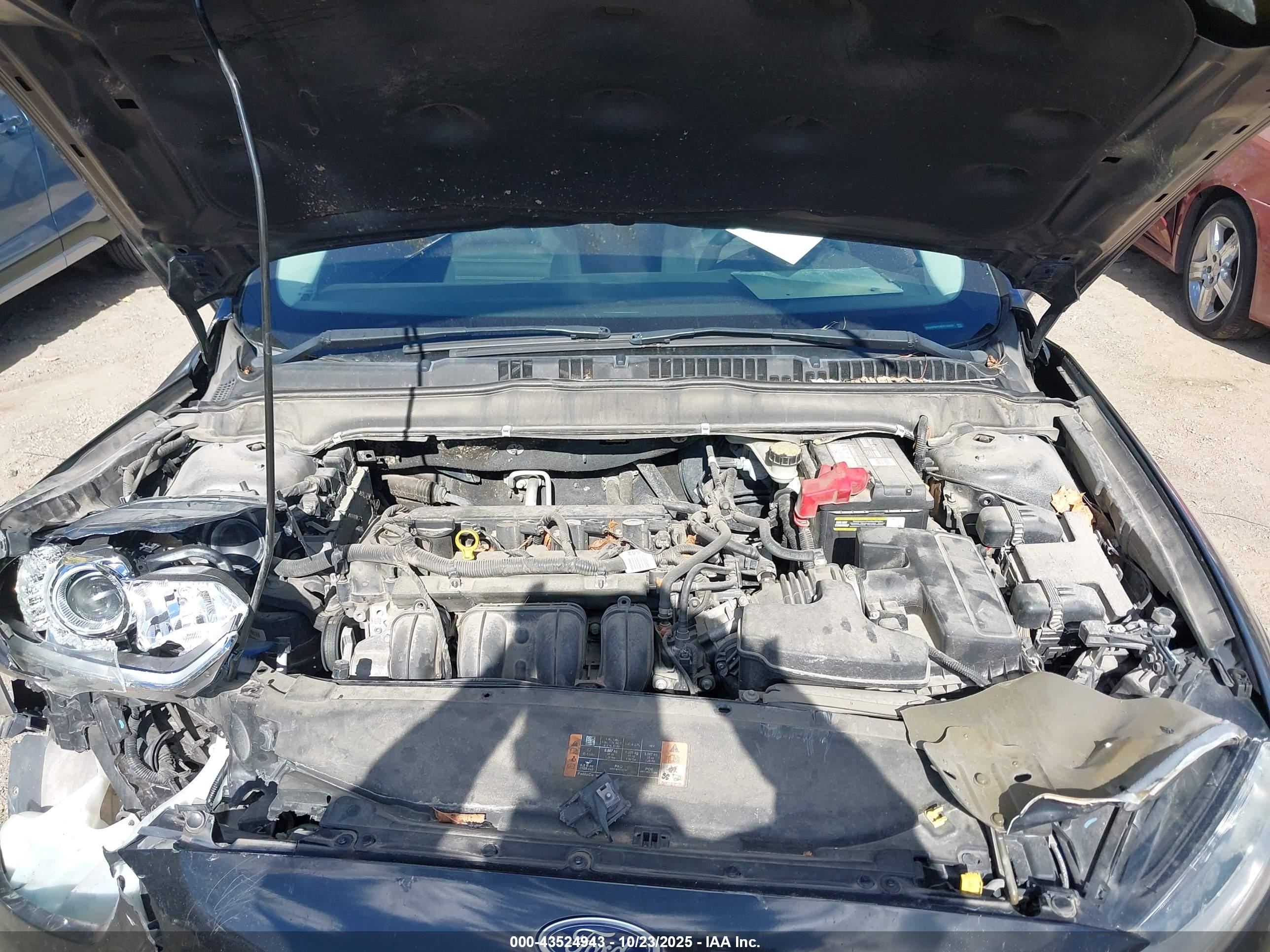 FORD FUSION image 10