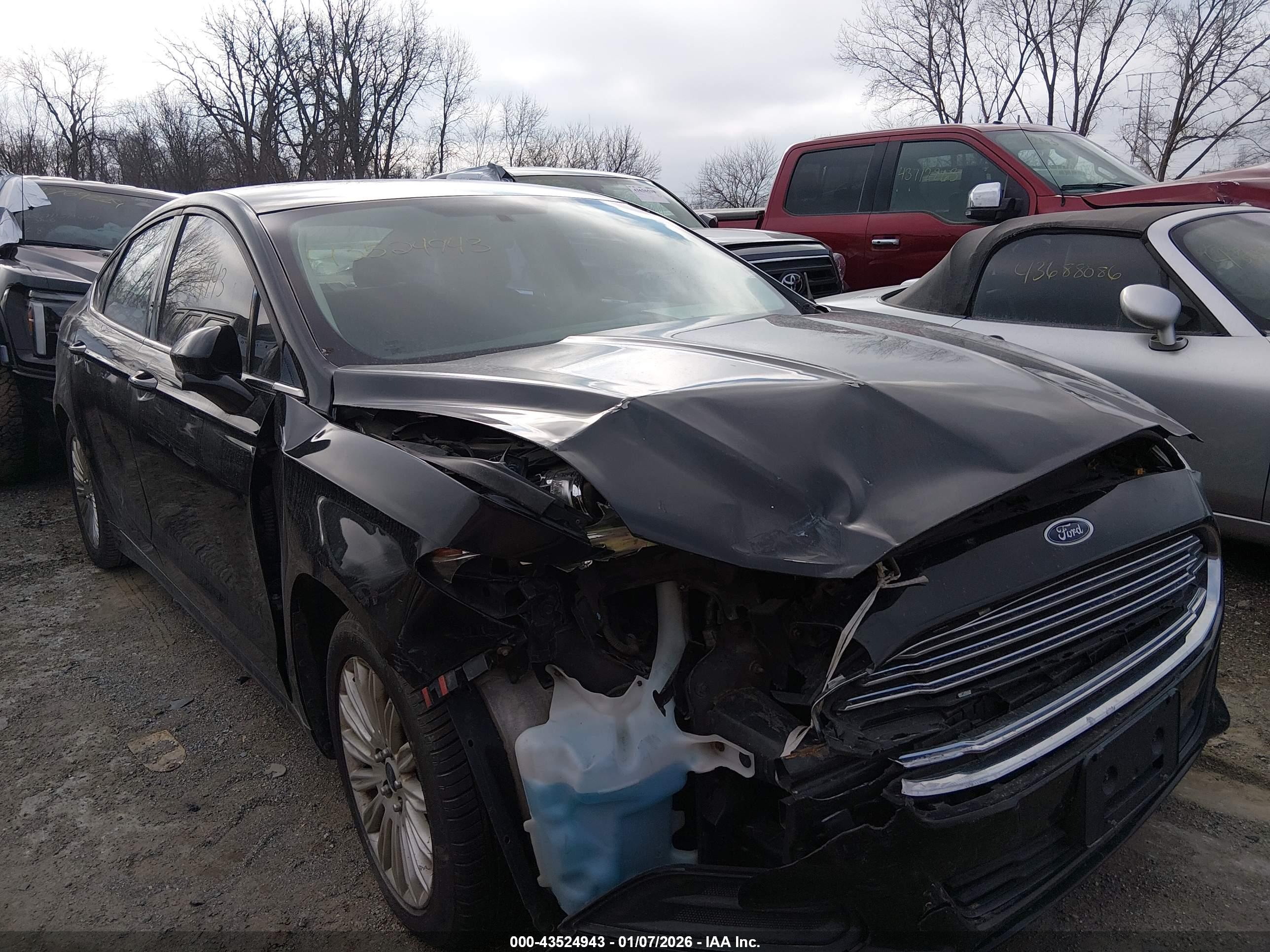 FORD FUSION image 6