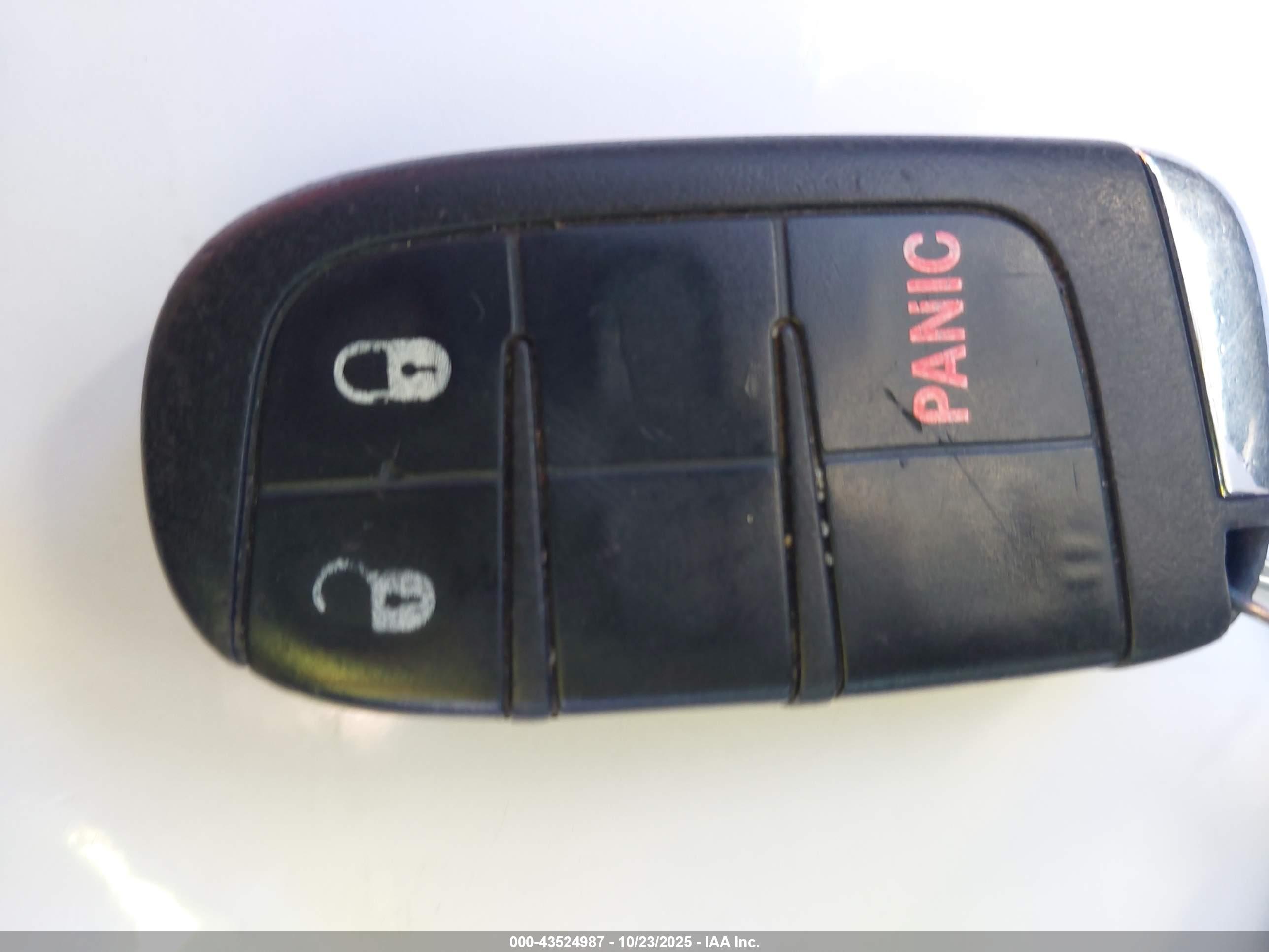 JEEP RENEGADE image 11