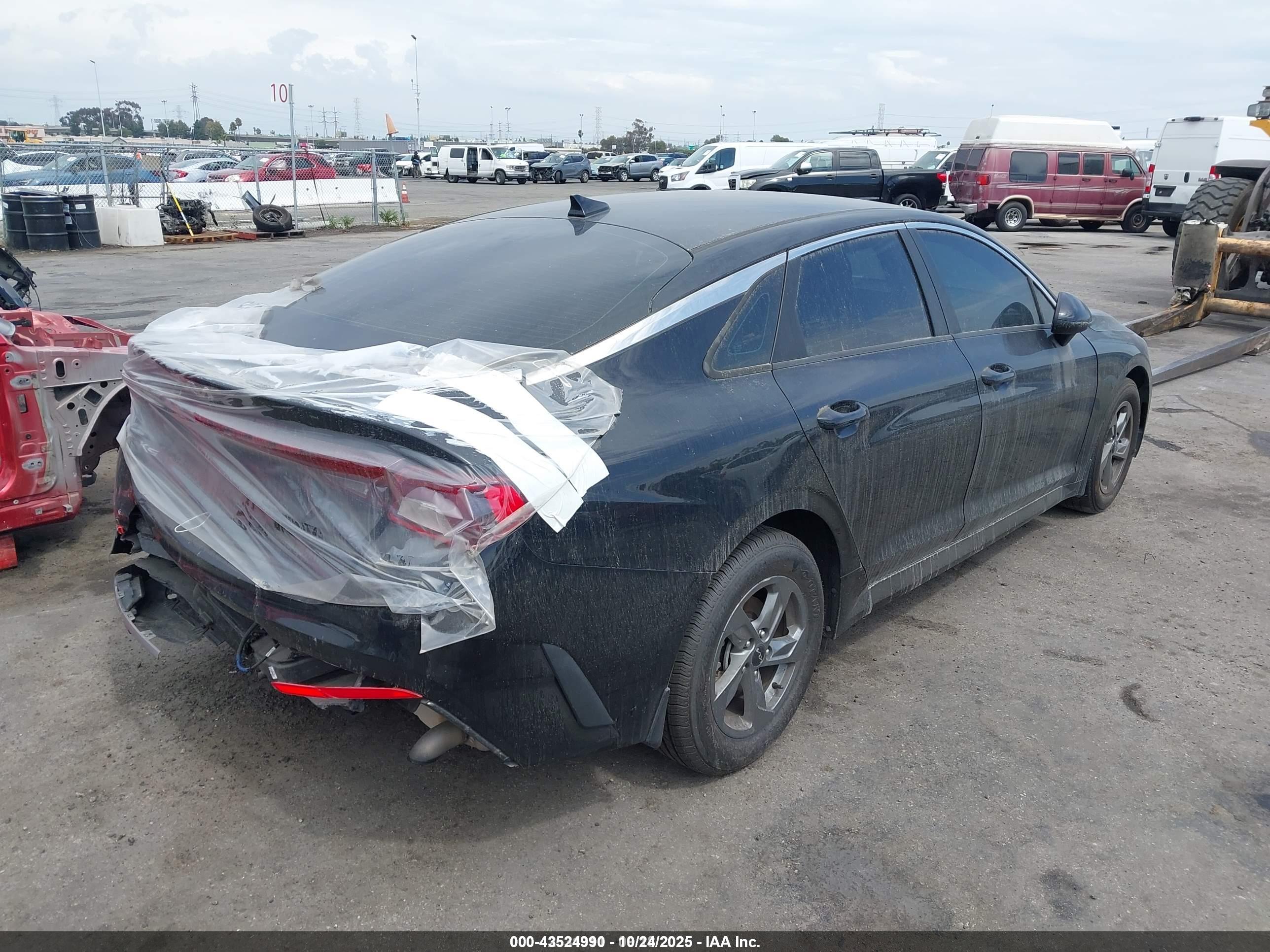 KIA K5 image 4