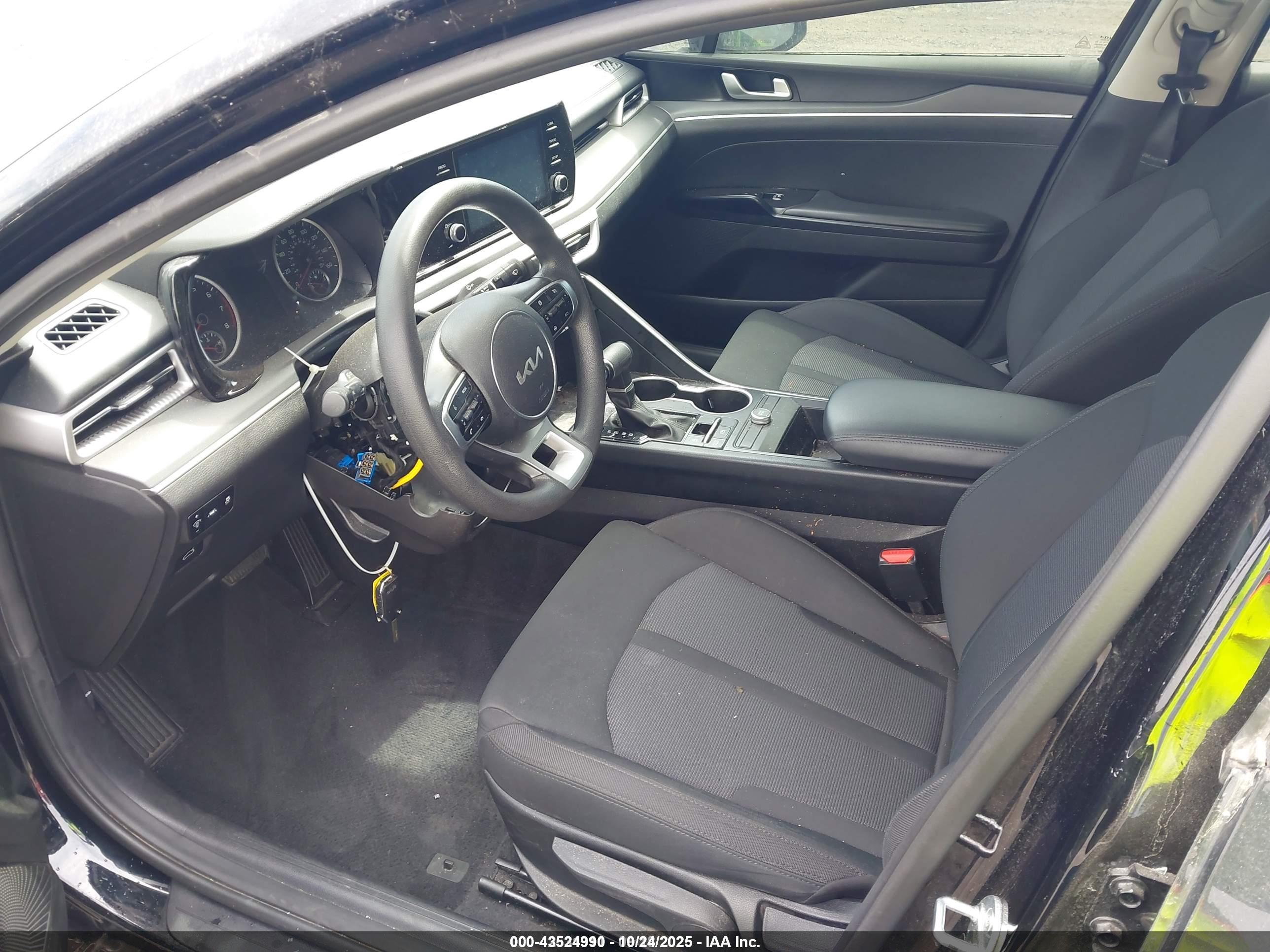KIA K5 image 5