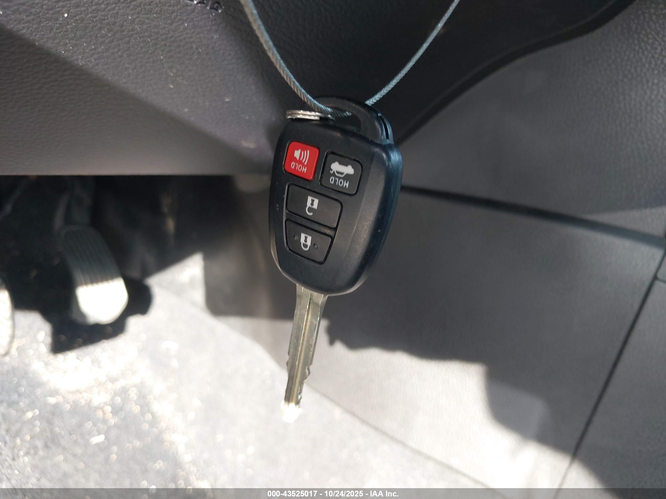 TOYOTA COROLLA image 11
