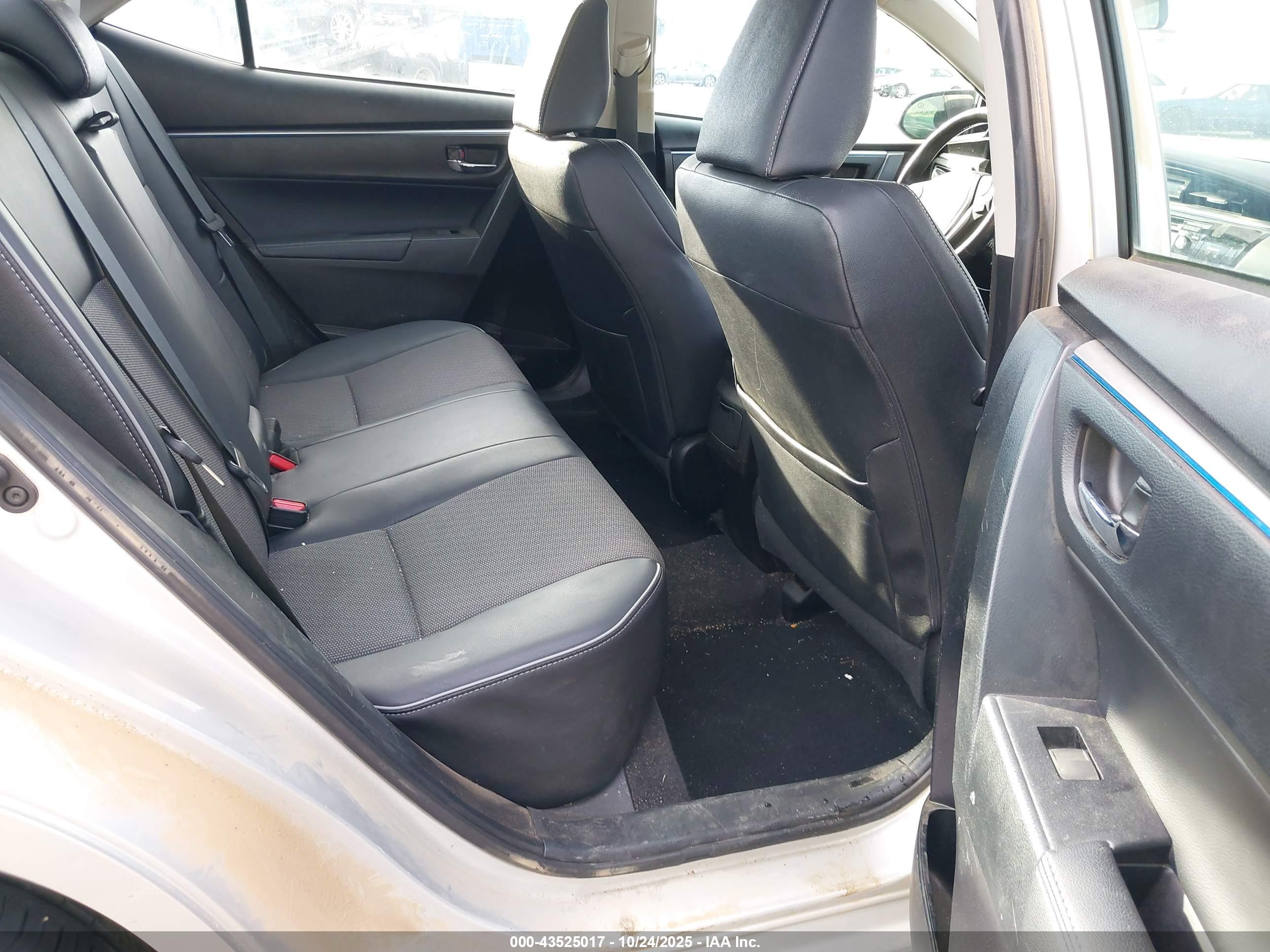 TOYOTA COROLLA image 8
