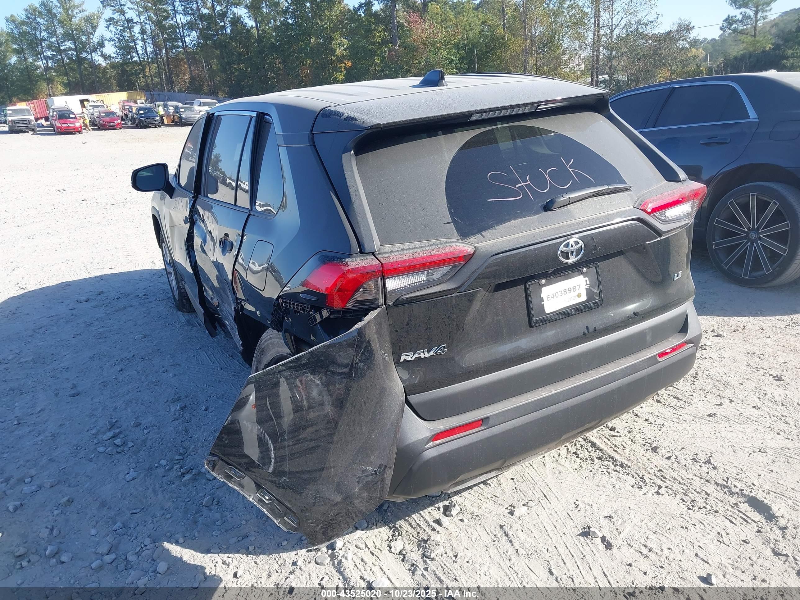 TOYOTA RAV4 image 3