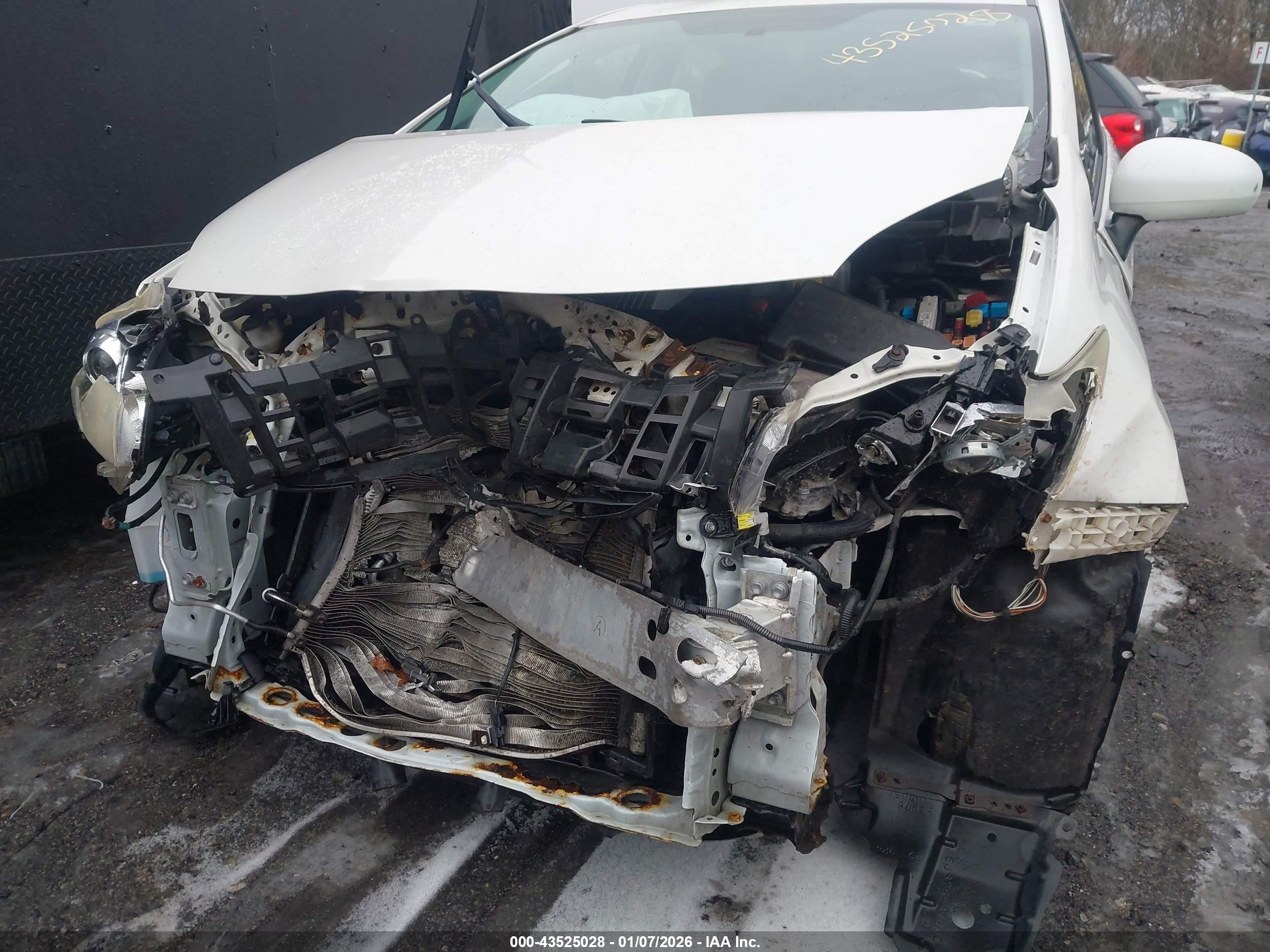 TOYOTA PRIUS image 6
