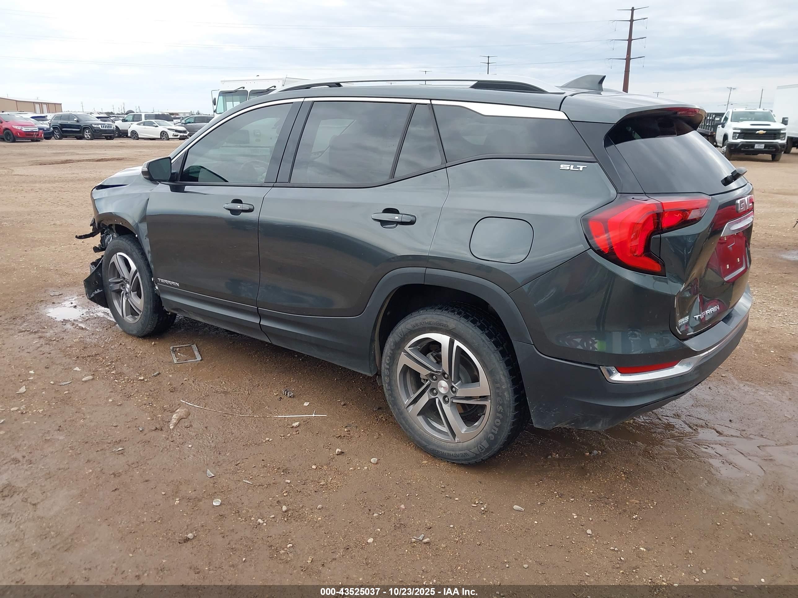 GMC TERRAIN image 3