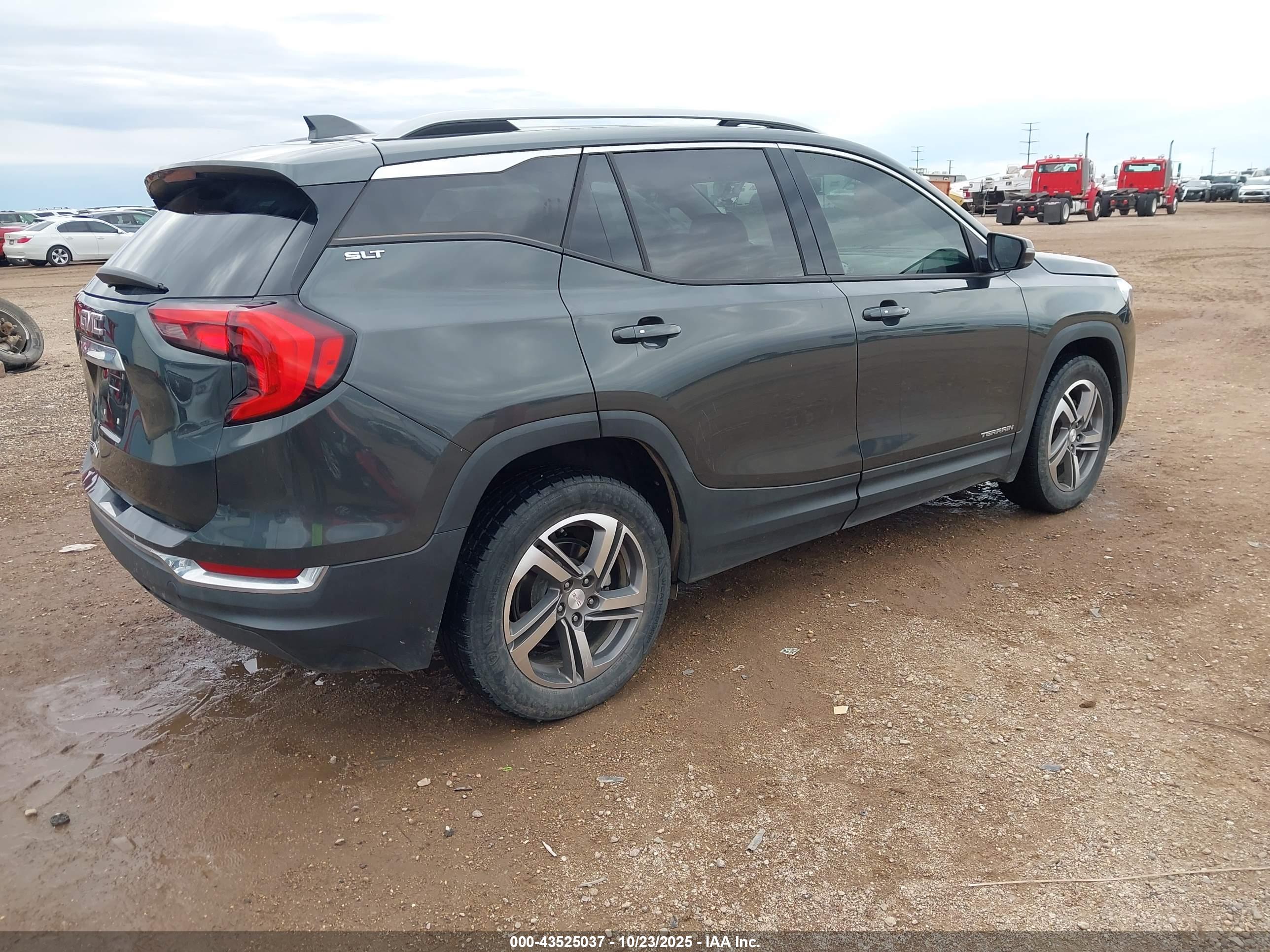GMC TERRAIN image 4
