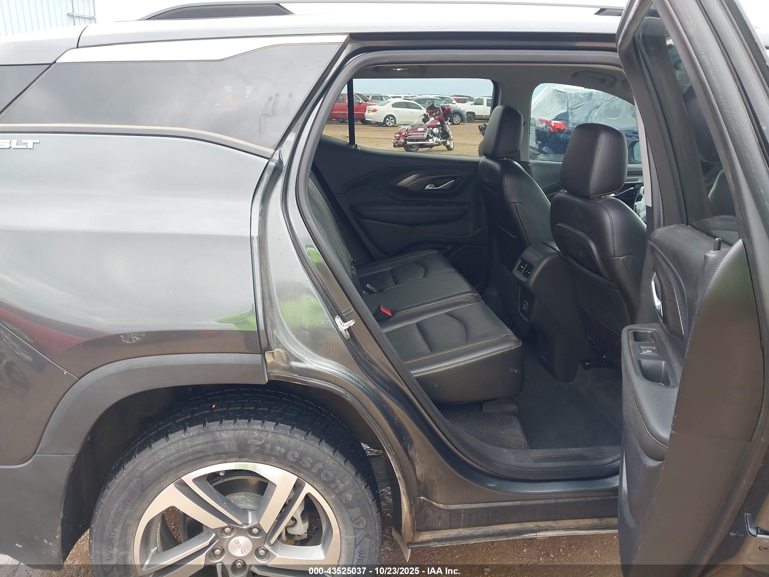 GMC TERRAIN image 8