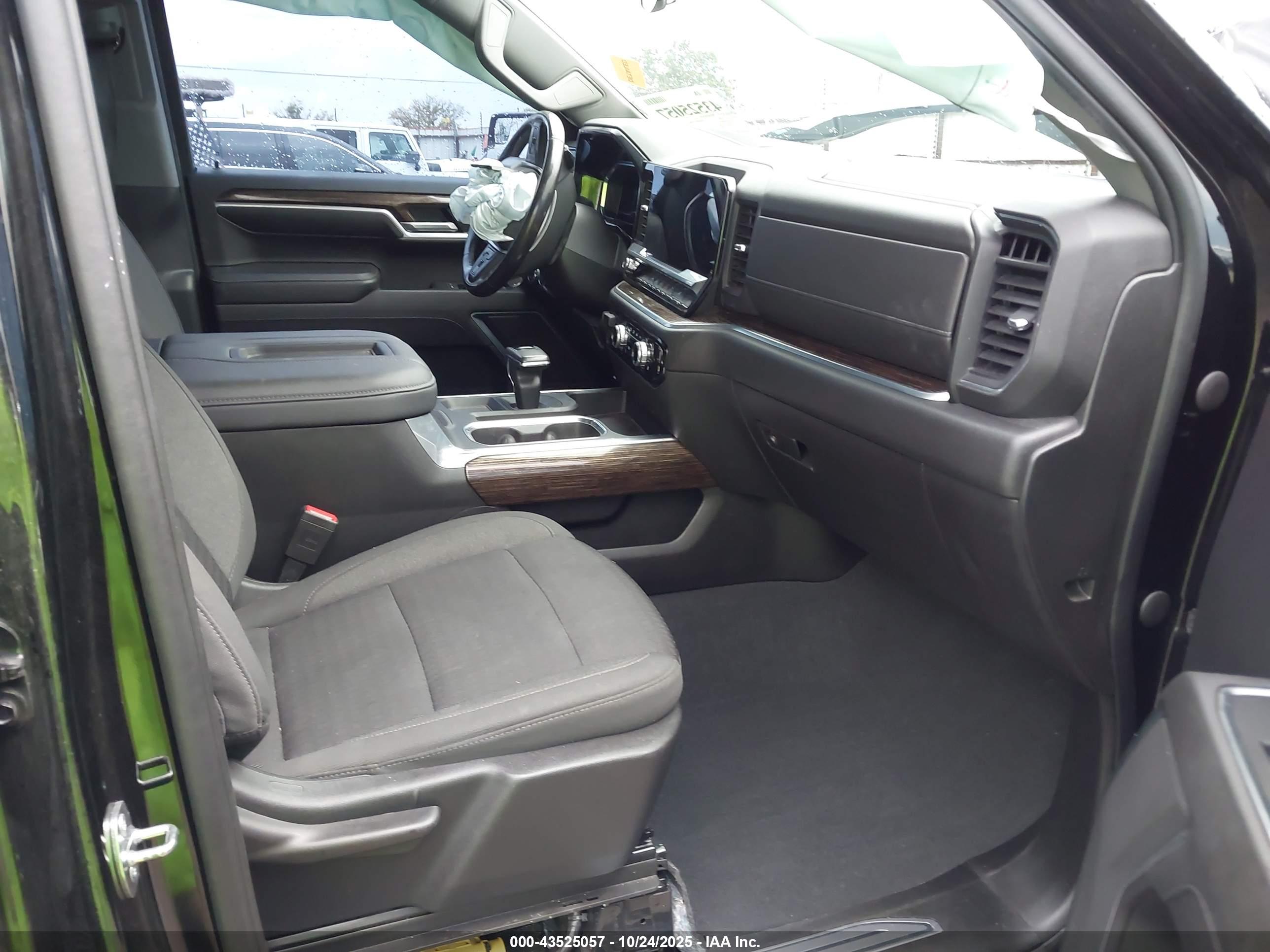 GMC SIERRA image 5