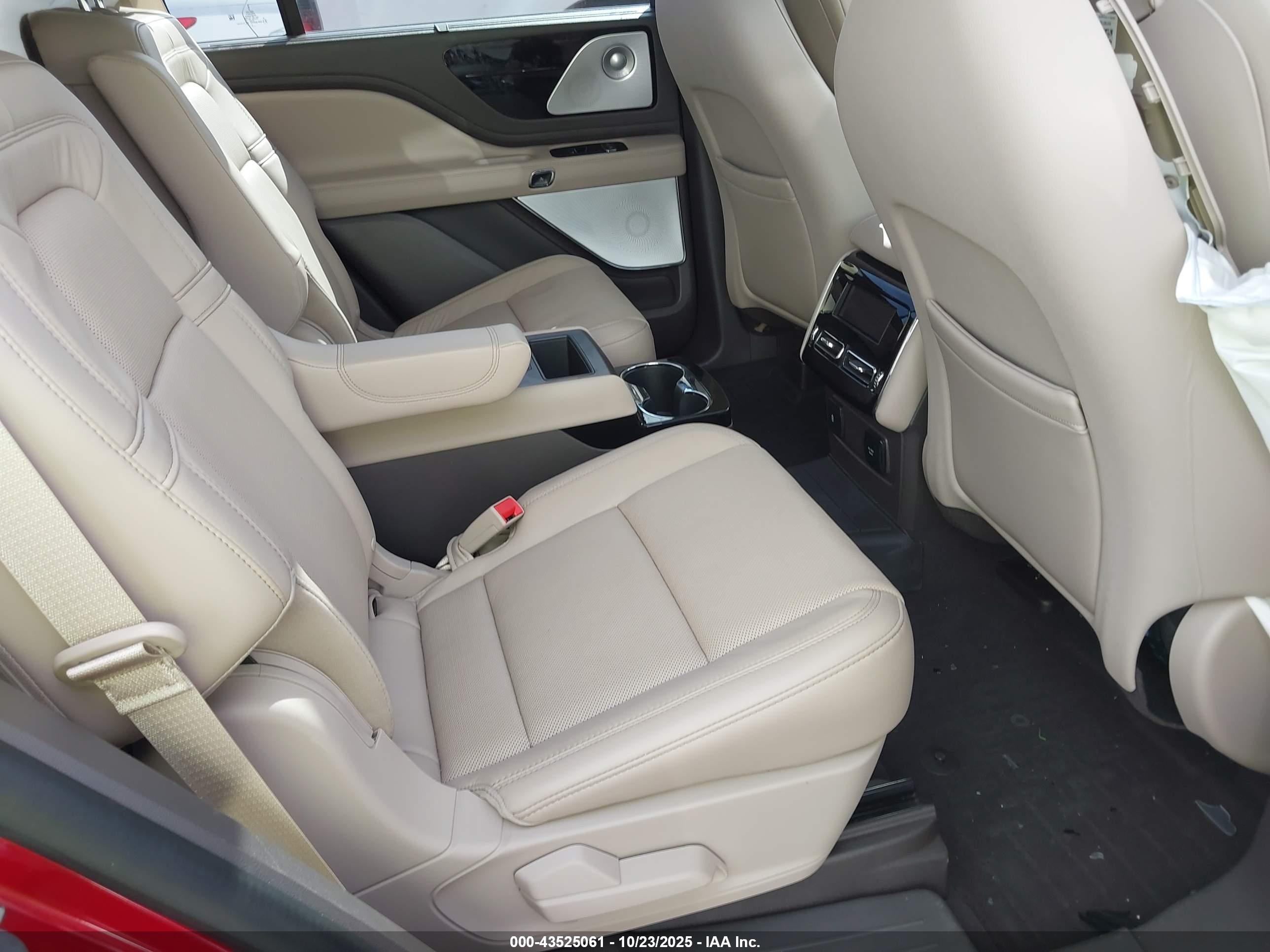LINCOLN AVIATOR image 8