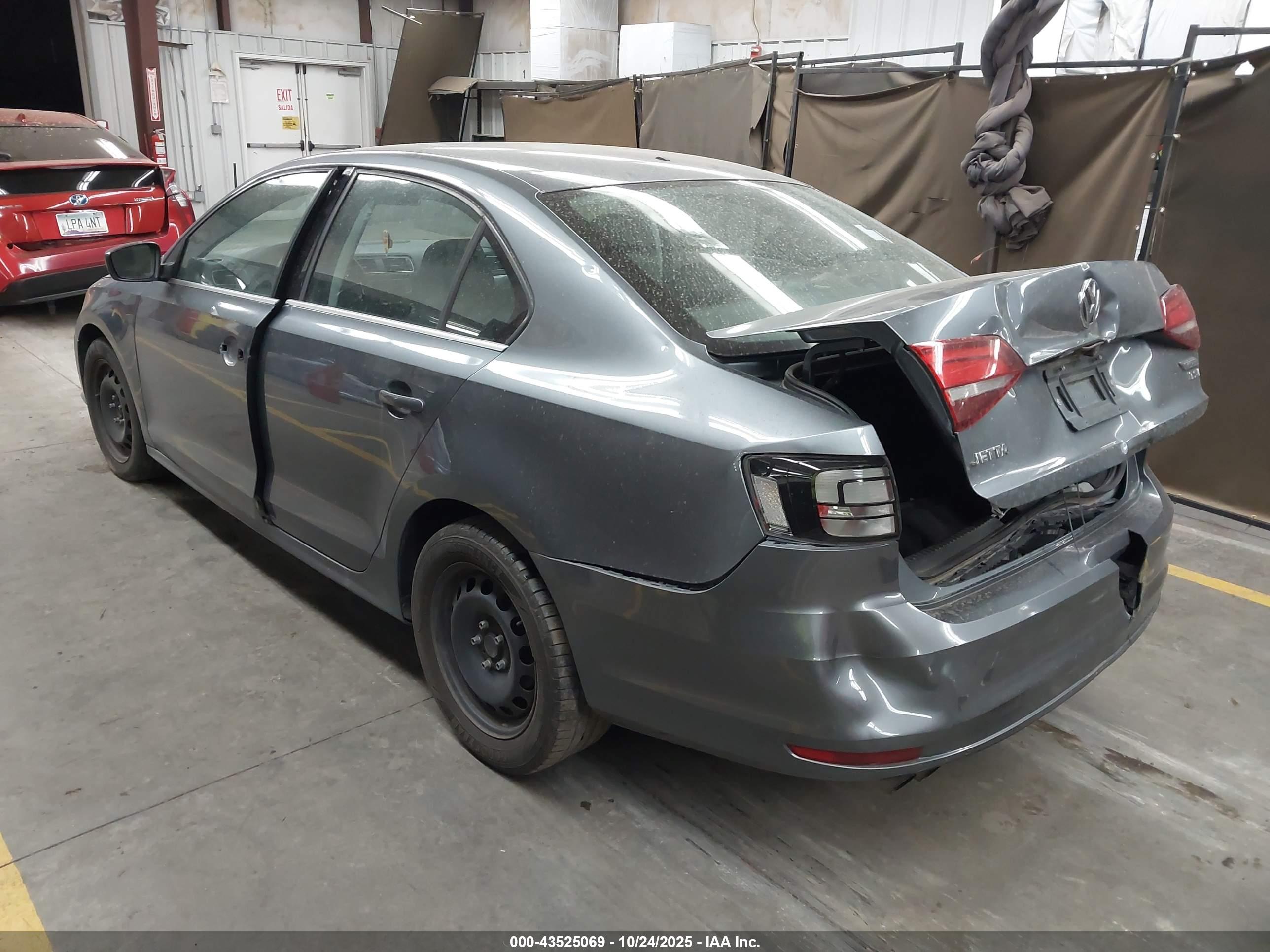 VOLKSWAGEN JETTA image 3