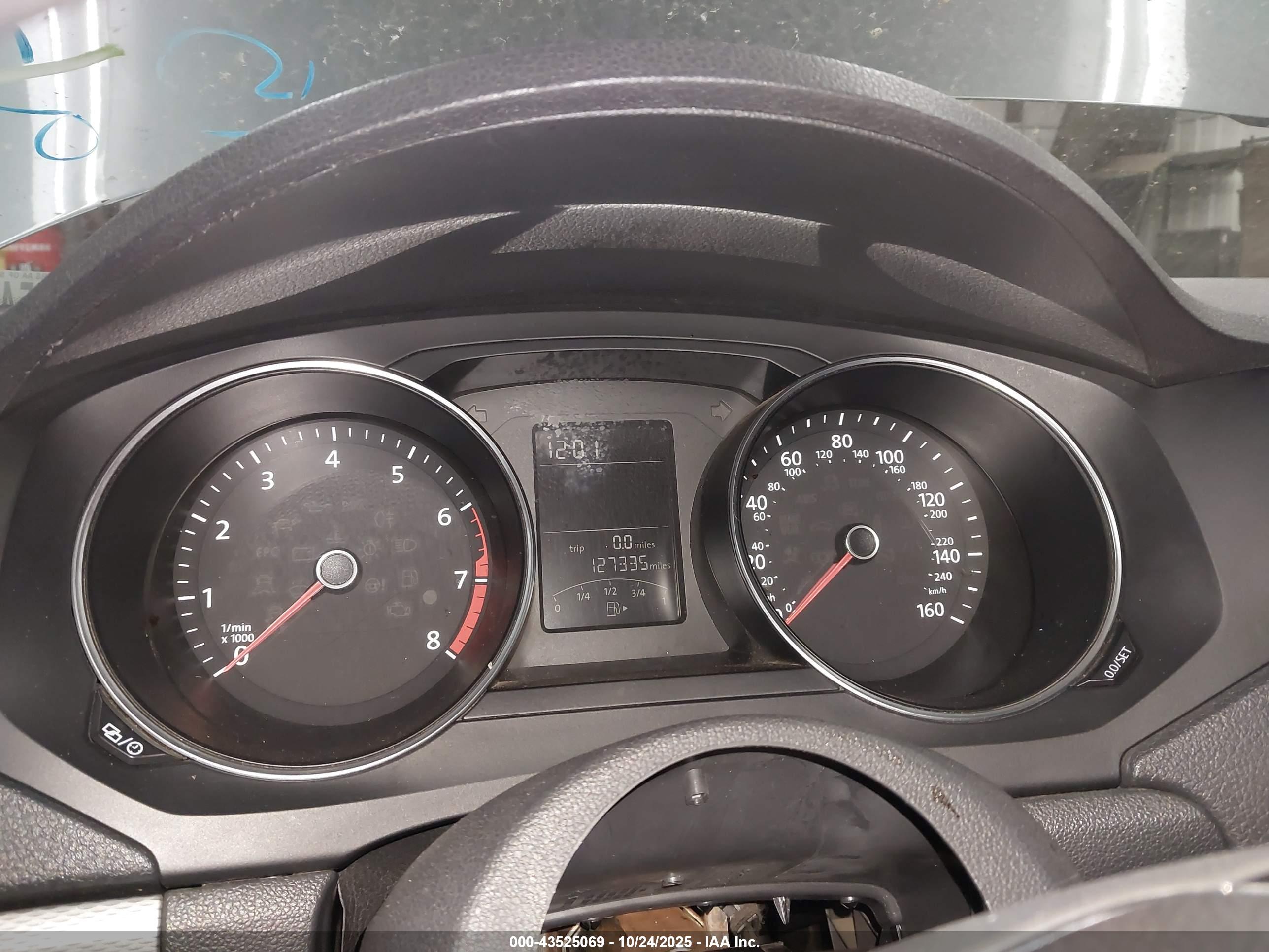 VOLKSWAGEN JETTA image 7