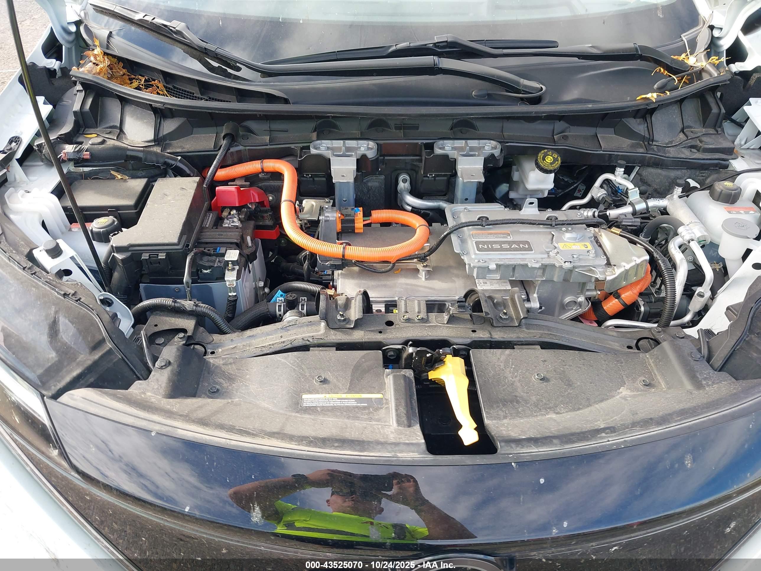 NISSAN ARIYA image 10