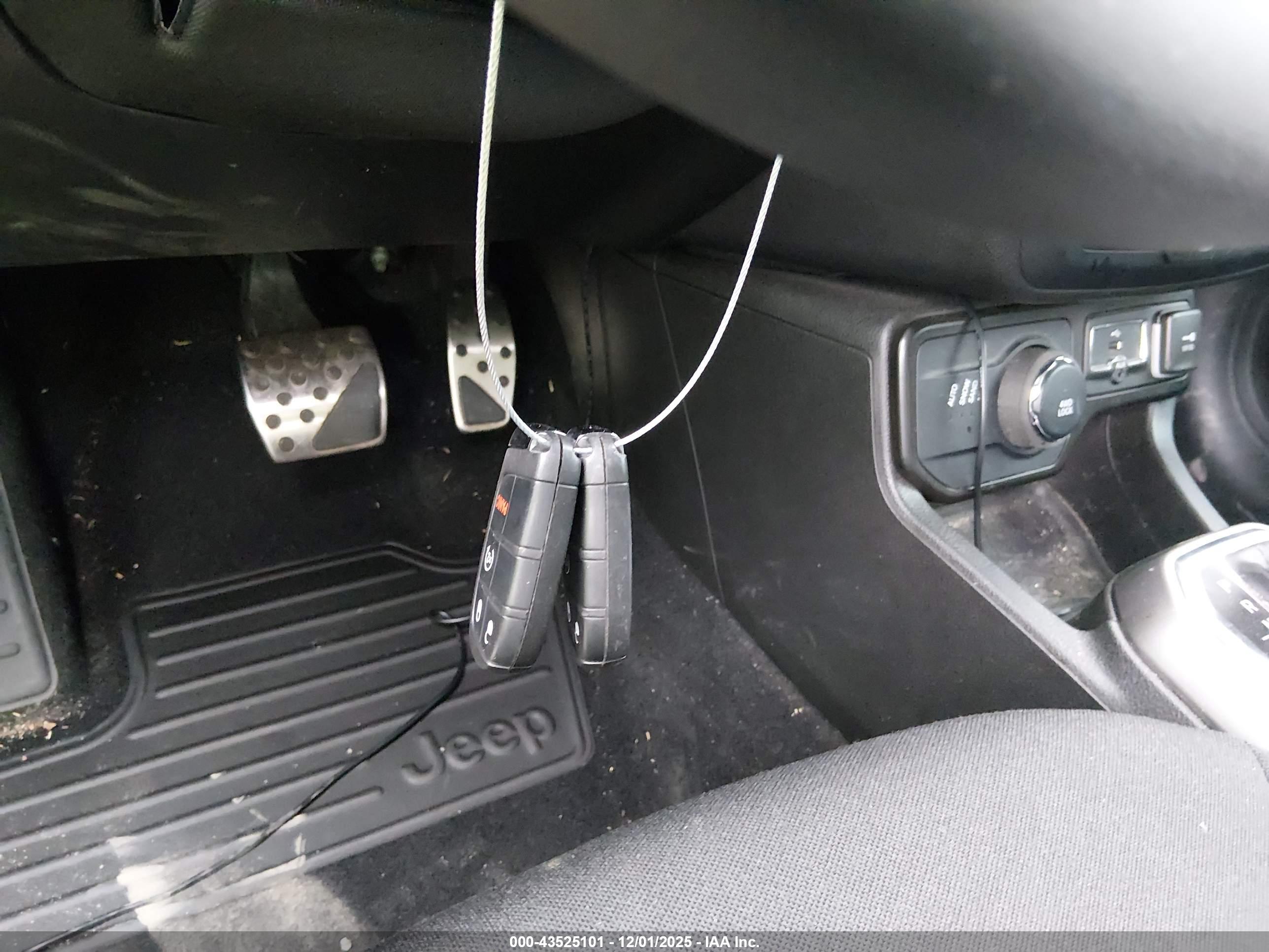 JEEP RENEGADE image 11