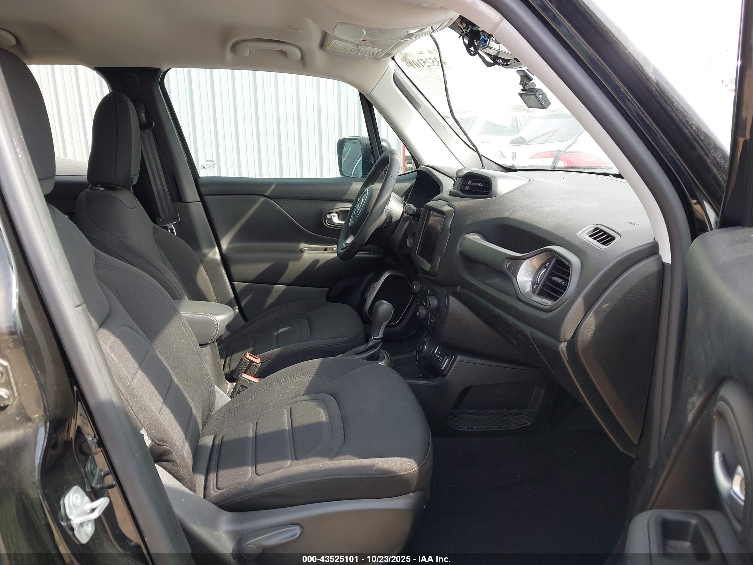 JEEP RENEGADE image 5