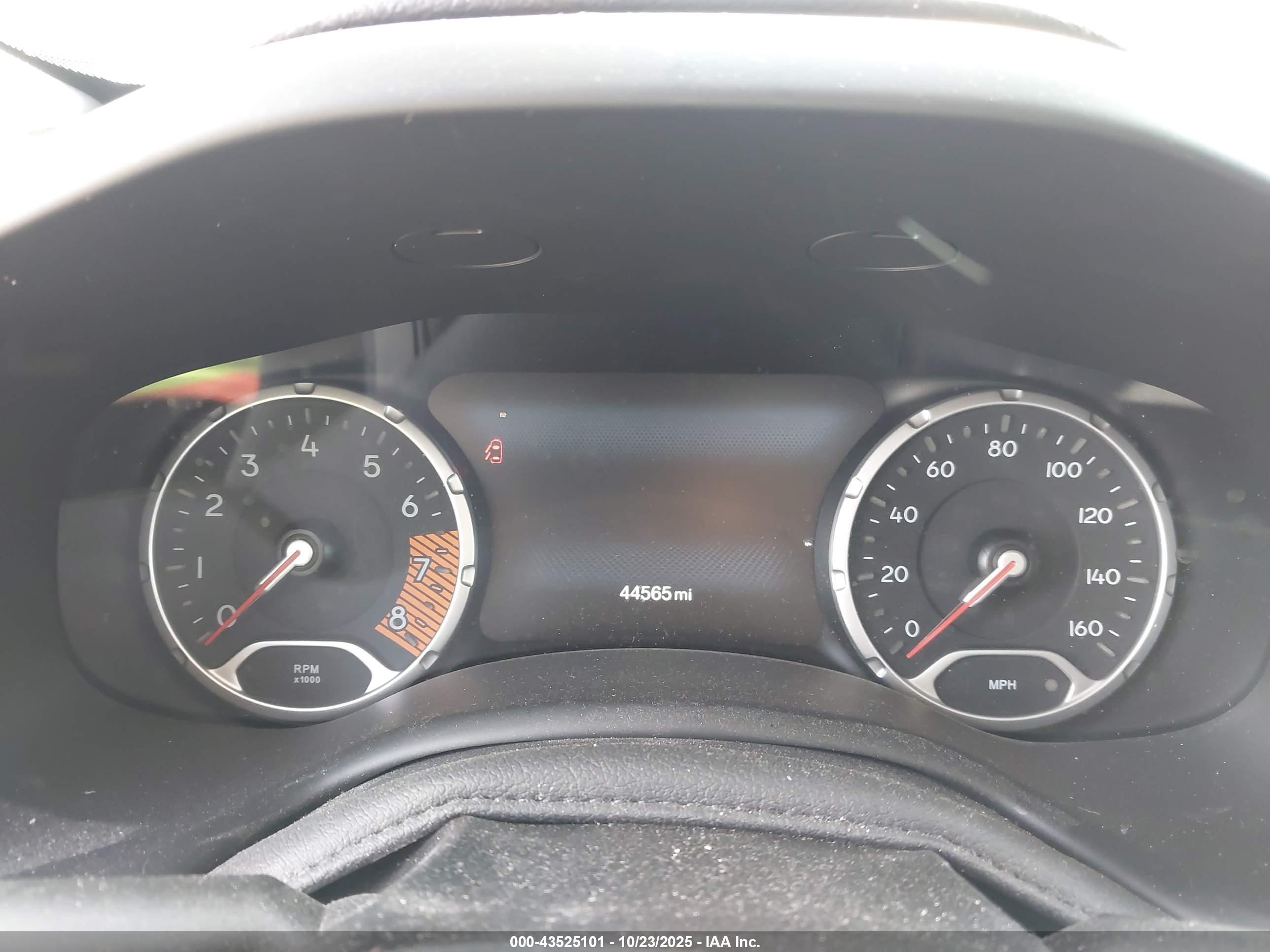 JEEP RENEGADE image 7