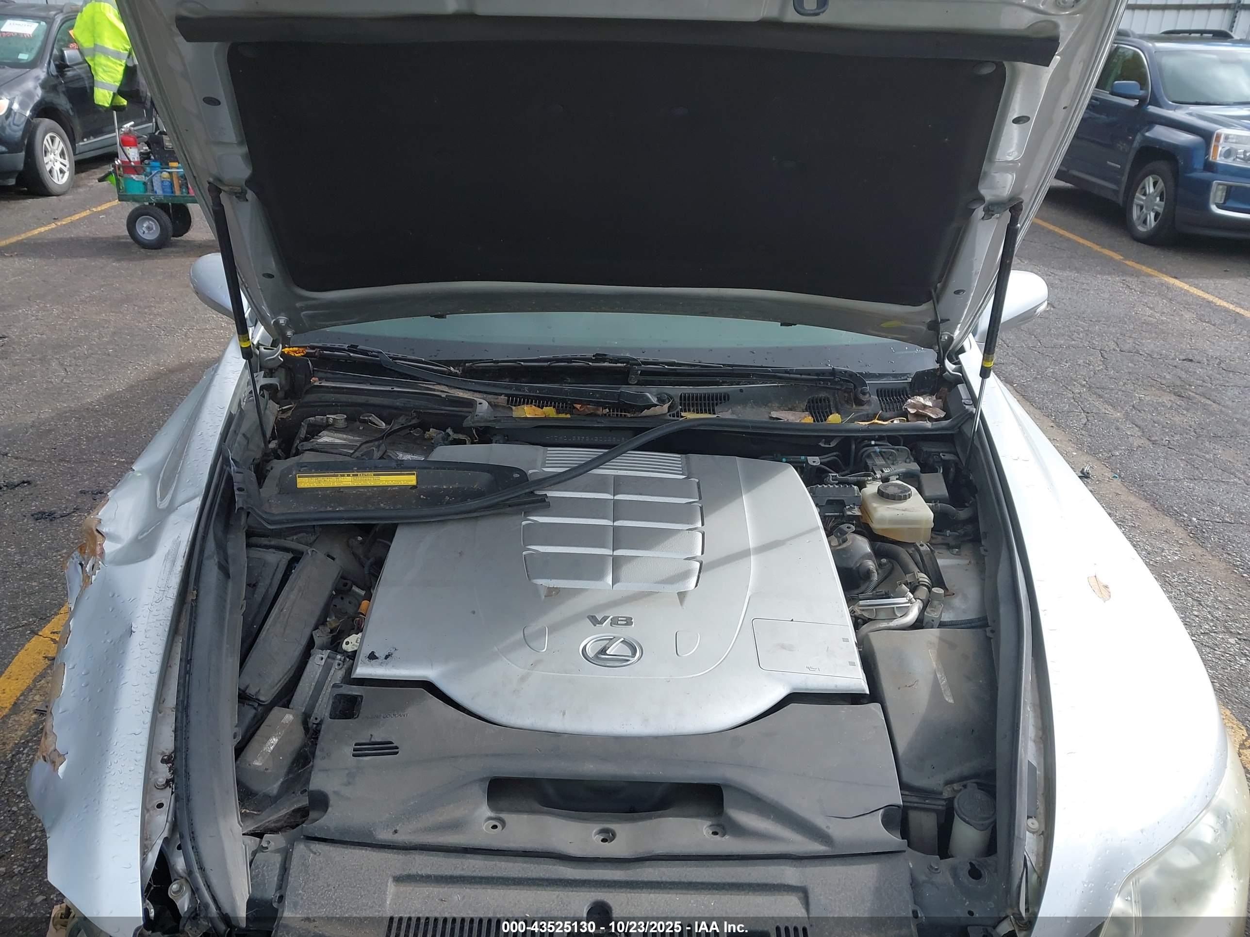 LEXUS LS image 10