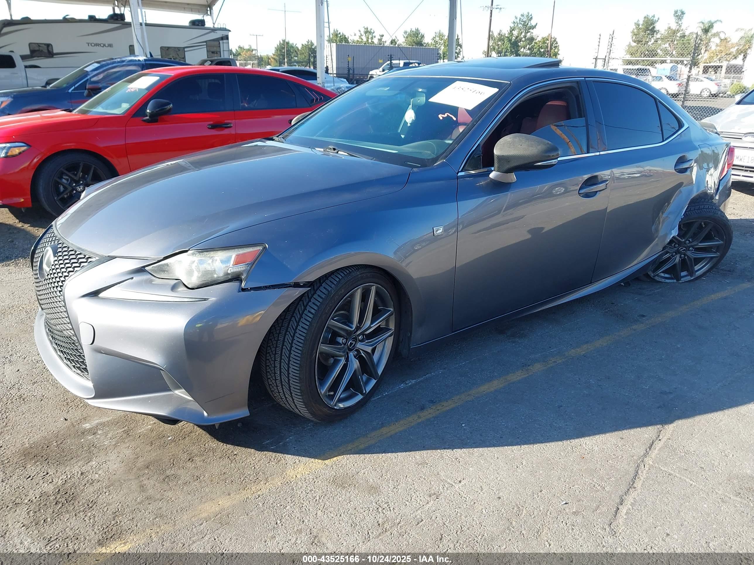LEXUS IS image 2