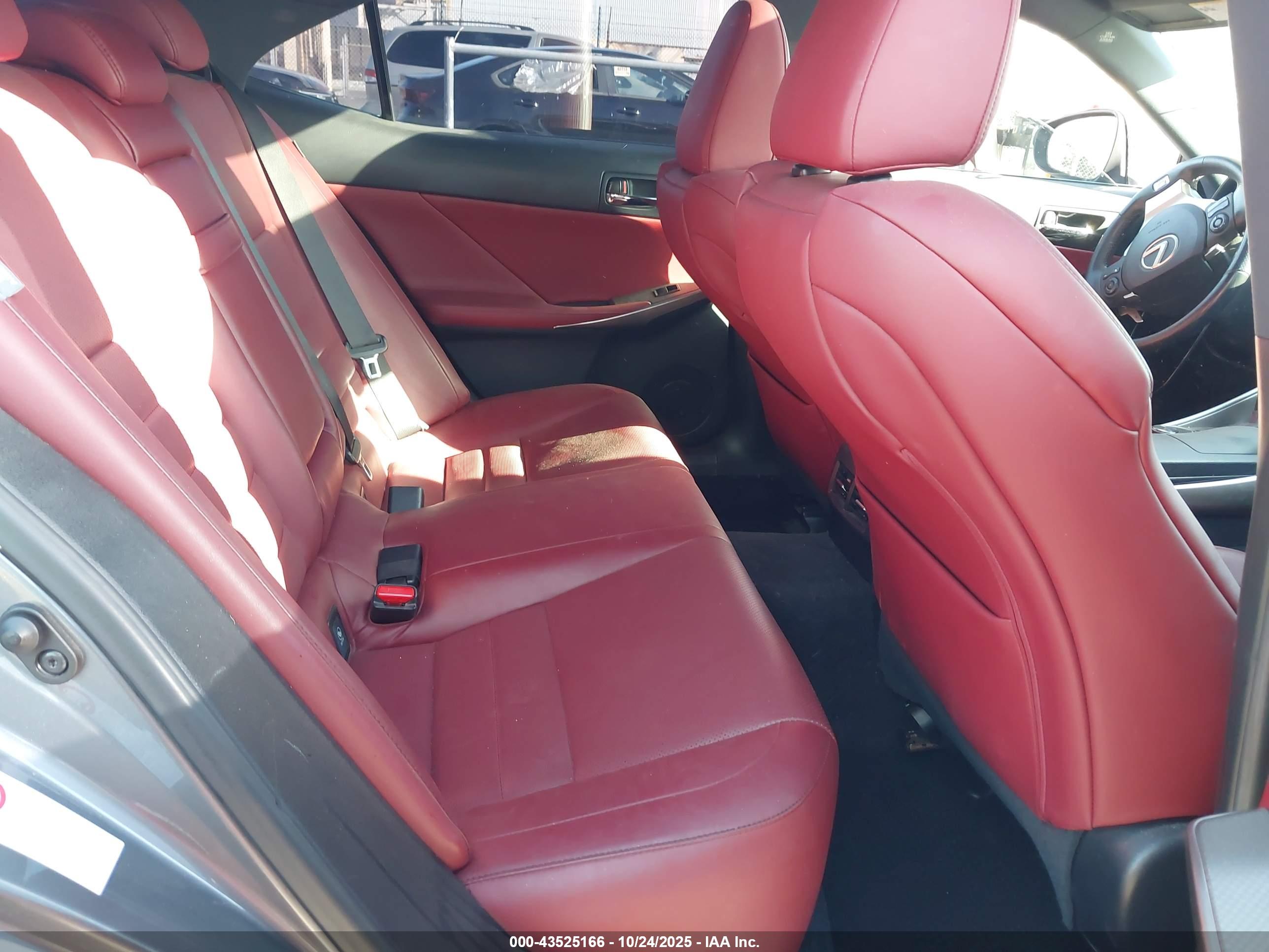 LEXUS IS image 8