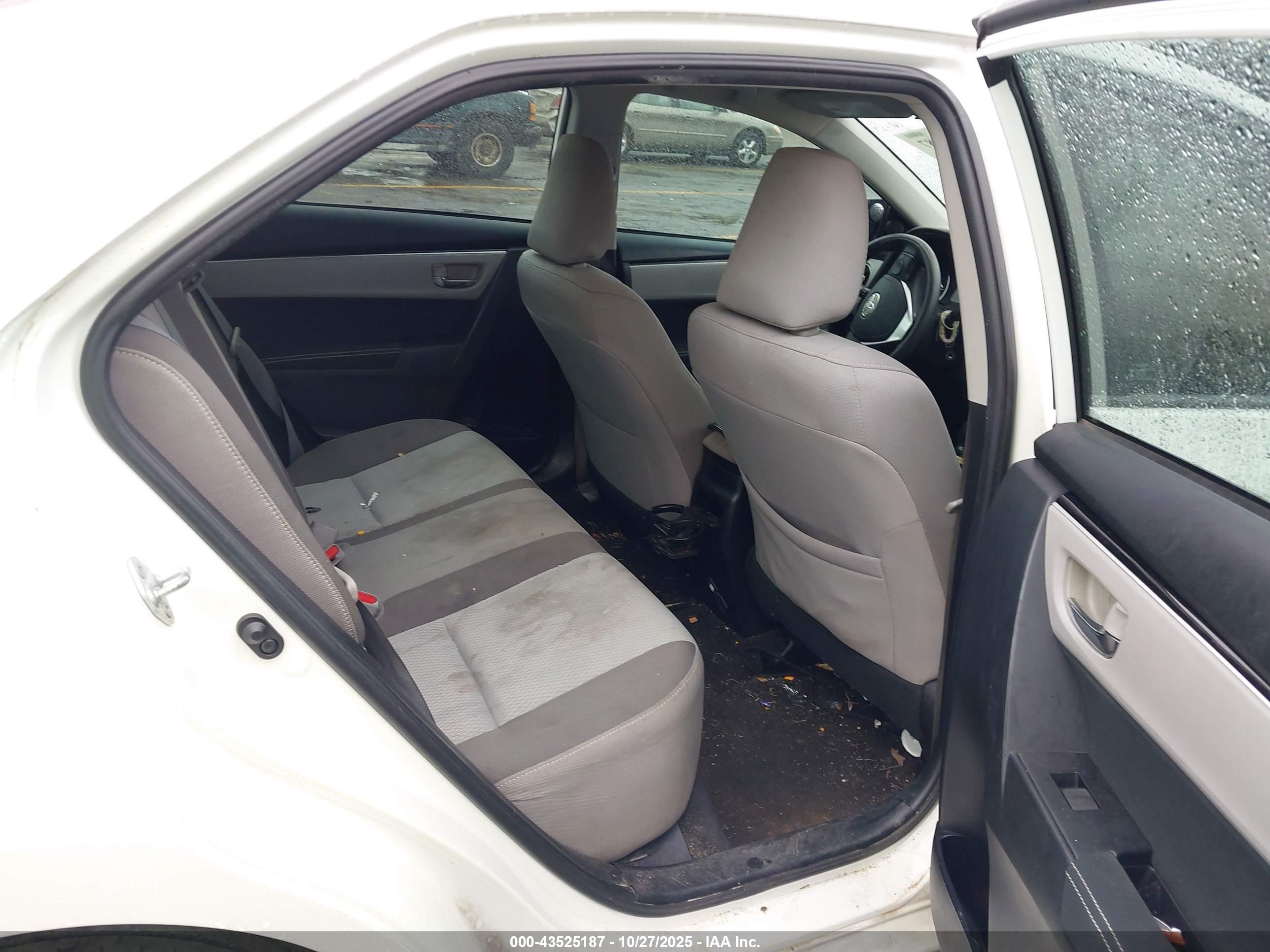 TOYOTA COROLLA image 8