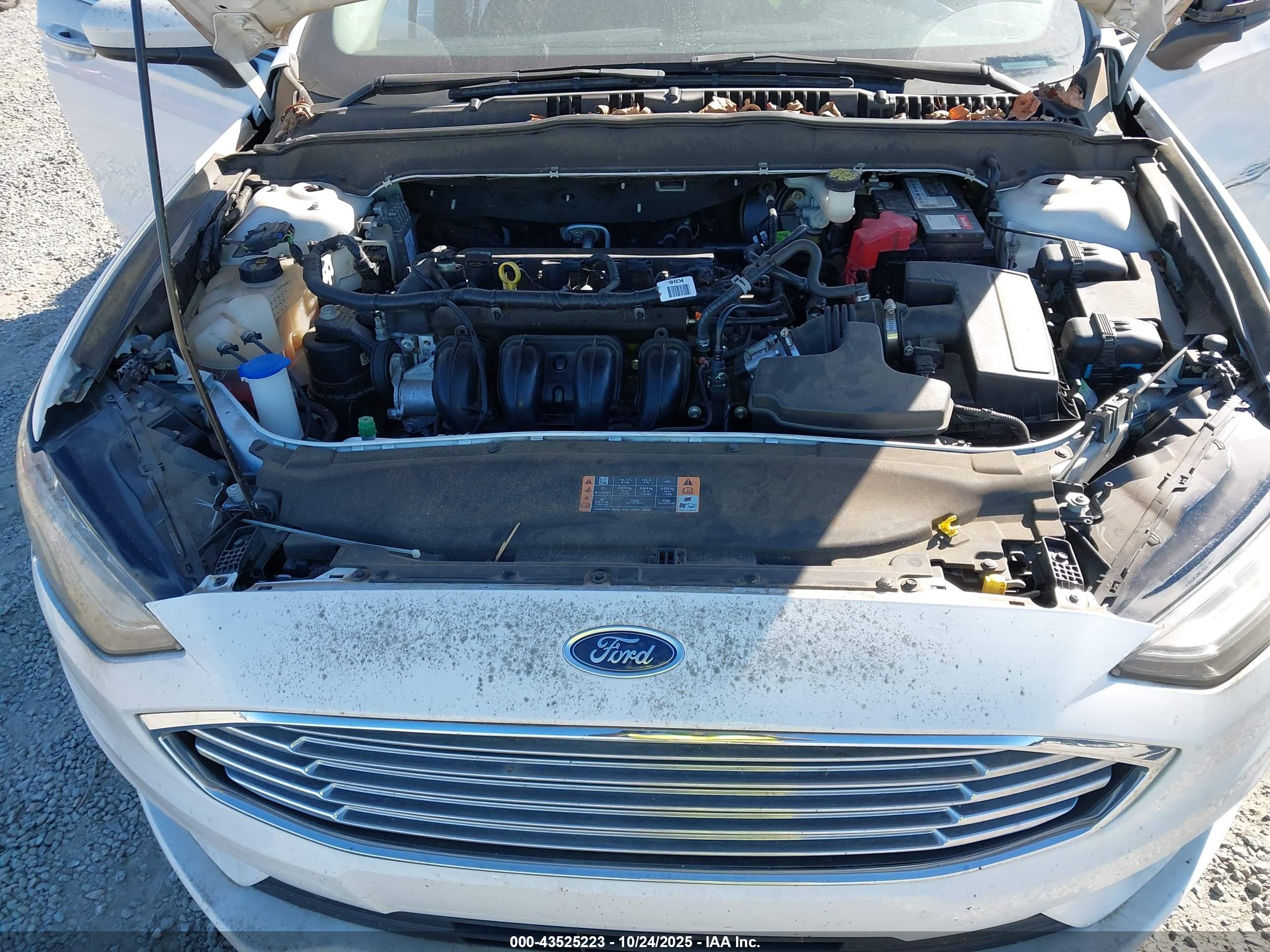 FORD FUSION image 10