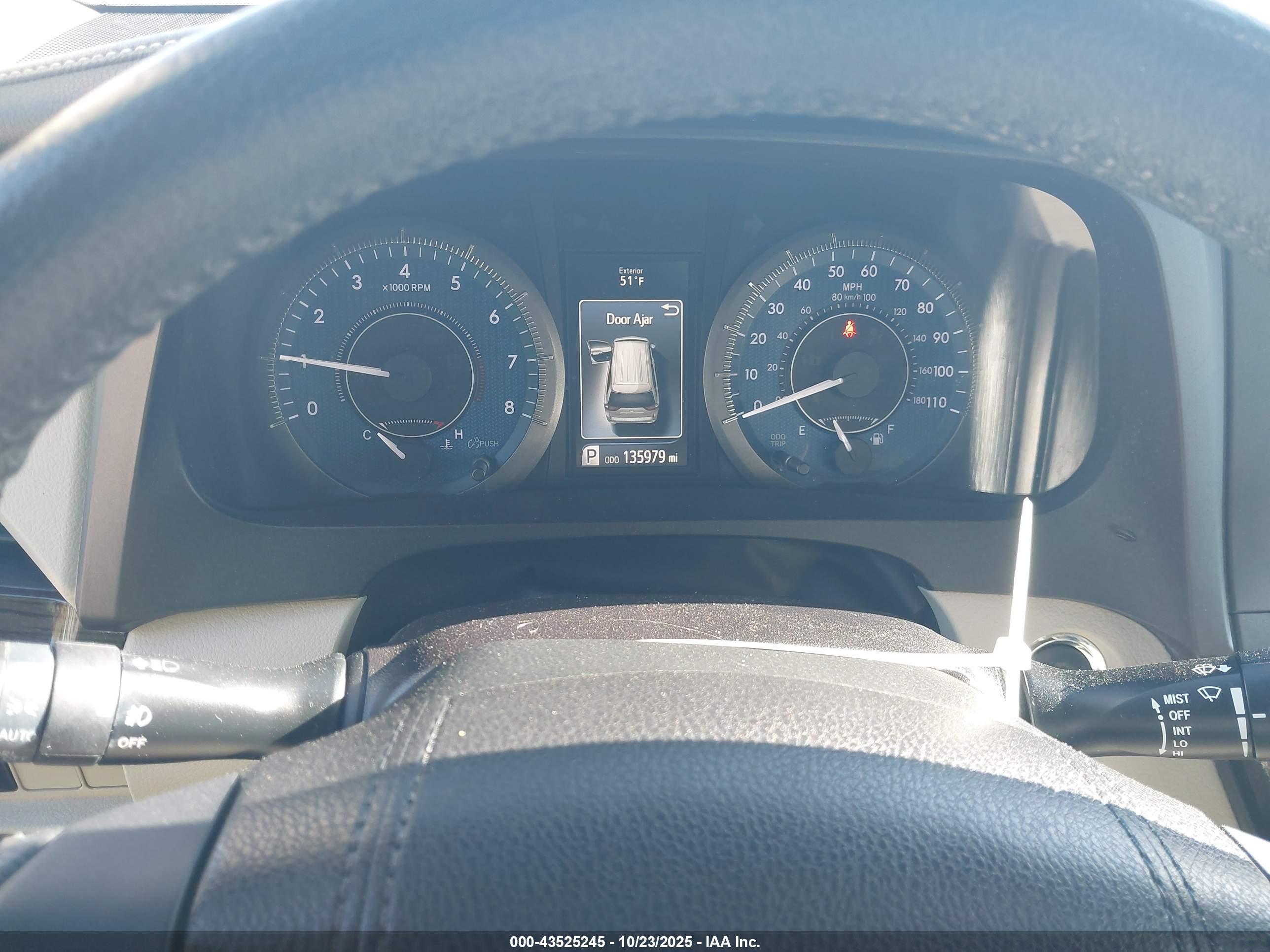 TOYOTA SIENNA image 7