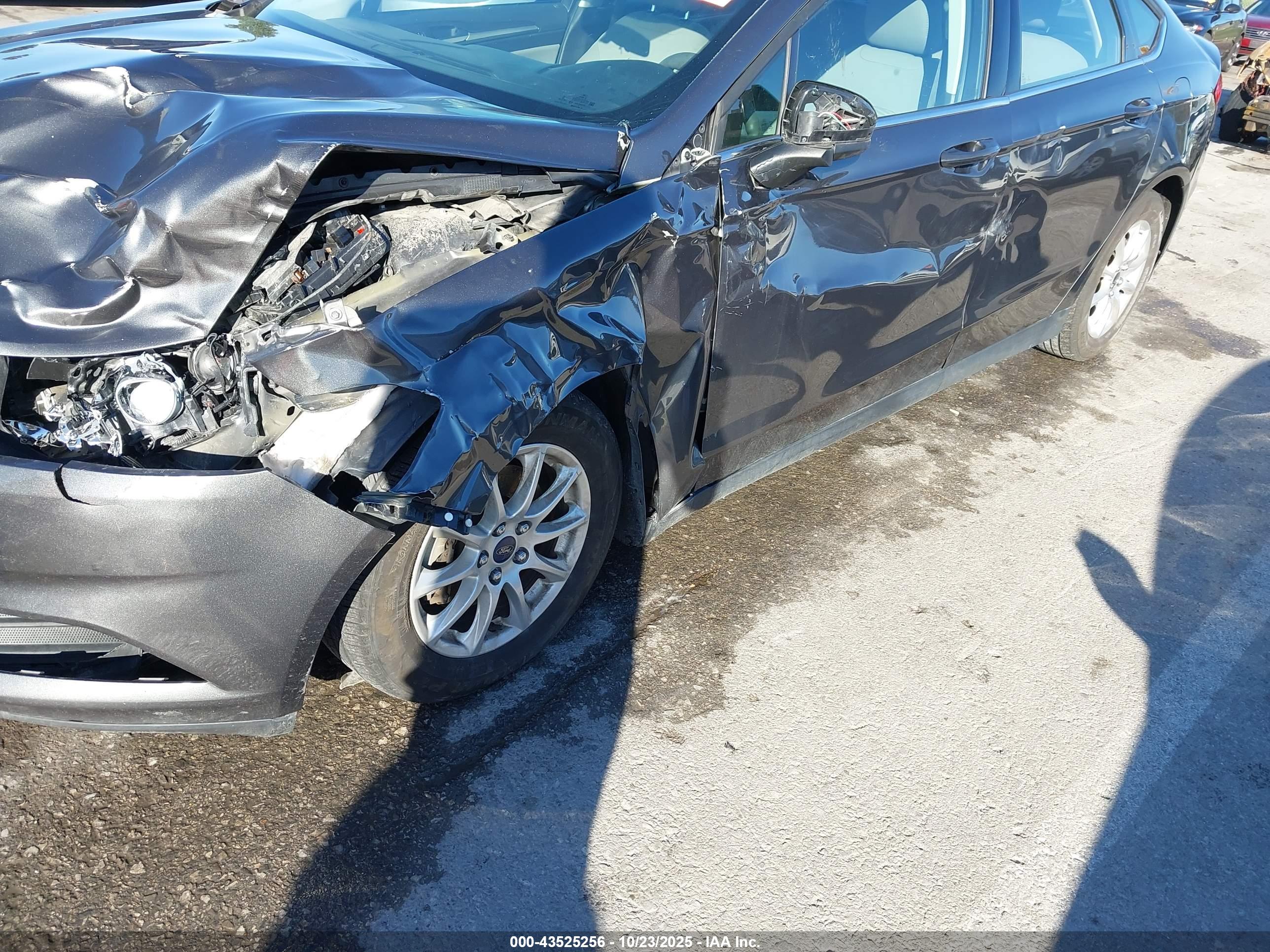 FORD FUSION image 6