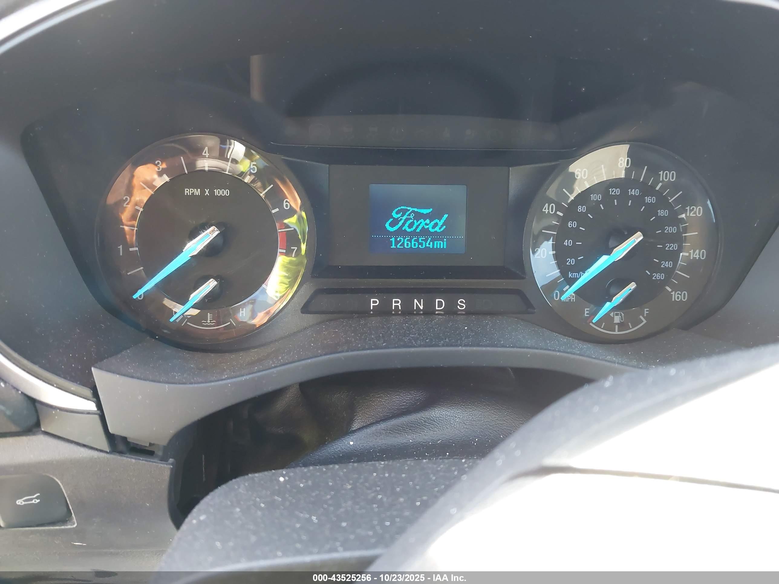 FORD FUSION image 7