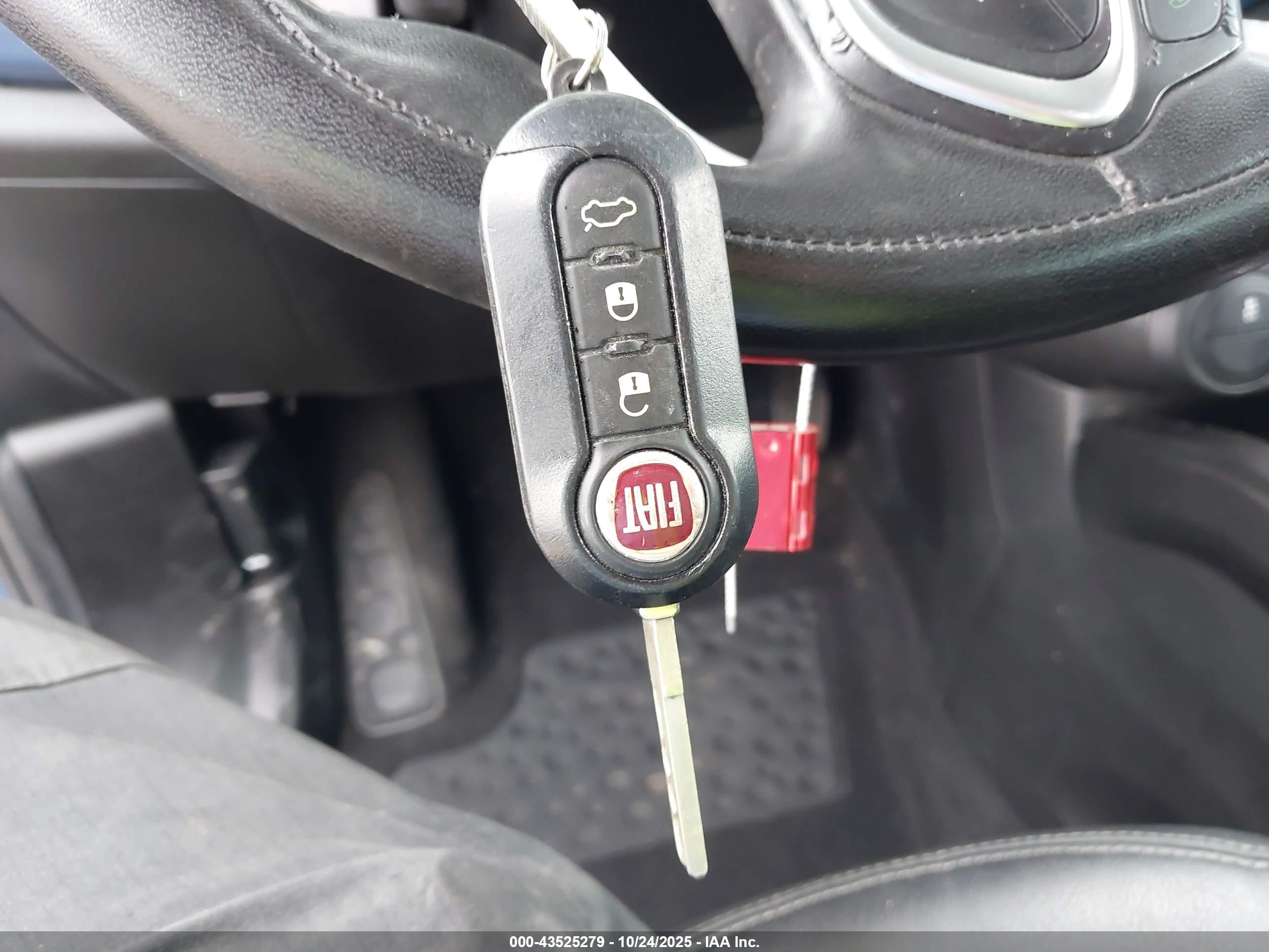 FIAT 500L image 11