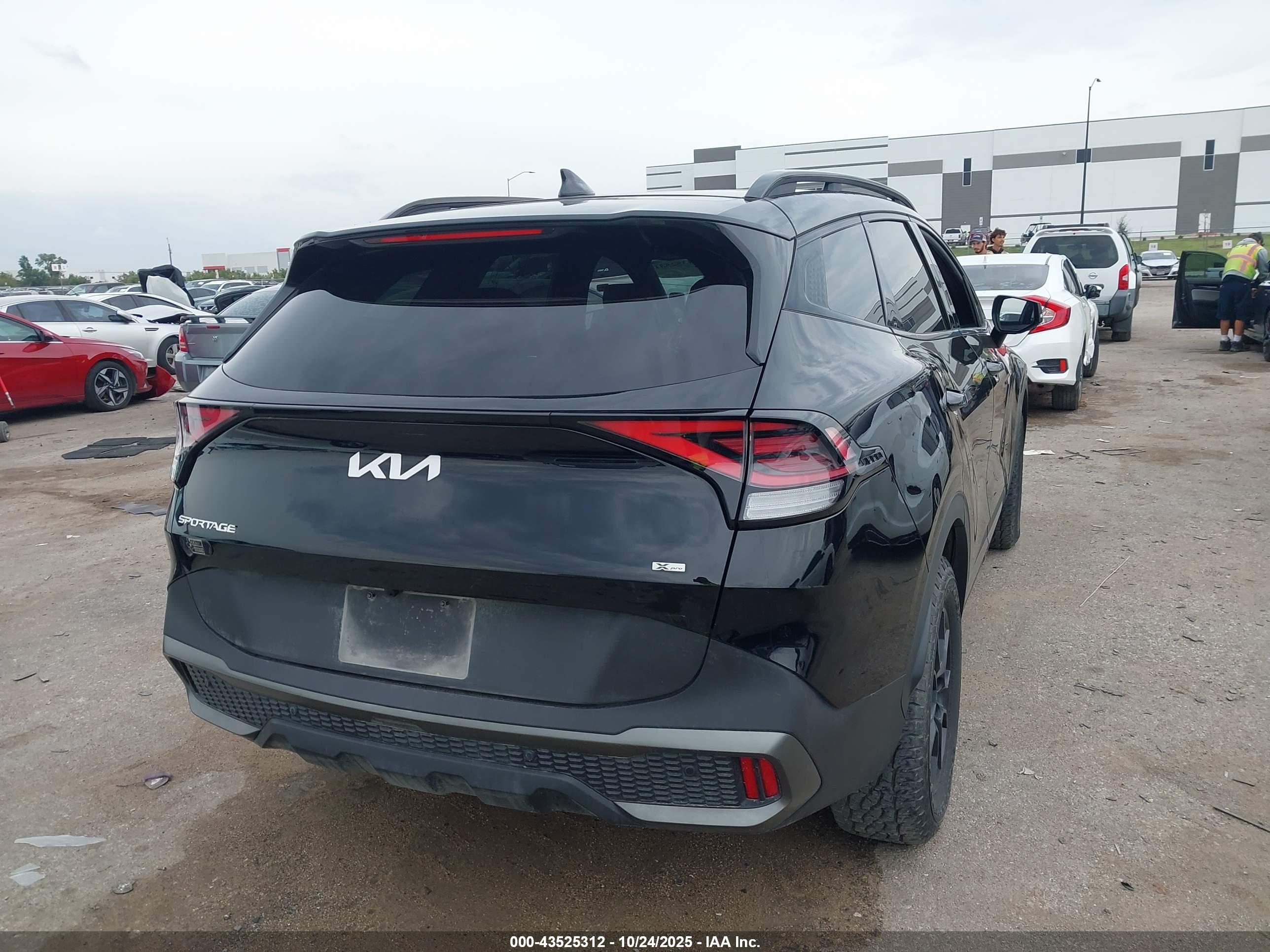 KIA SPORTAGE image 4