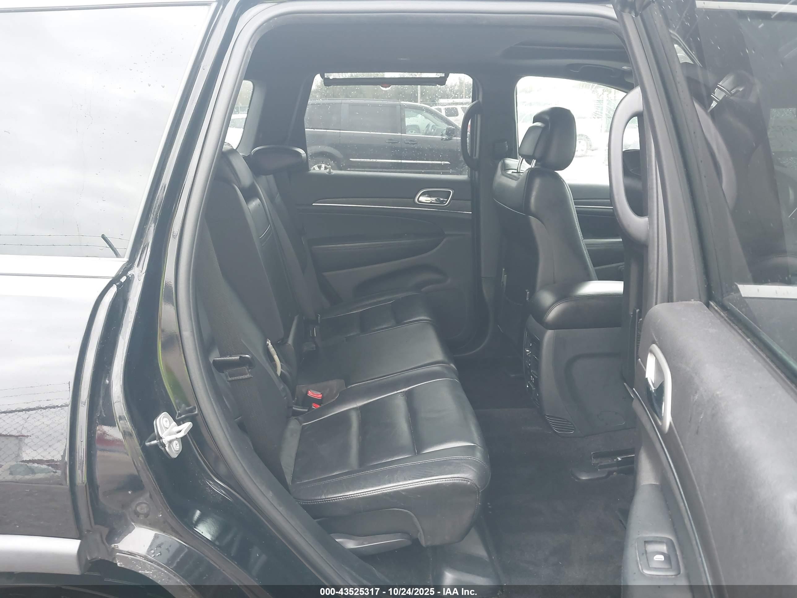 JEEP GRAND image 8
