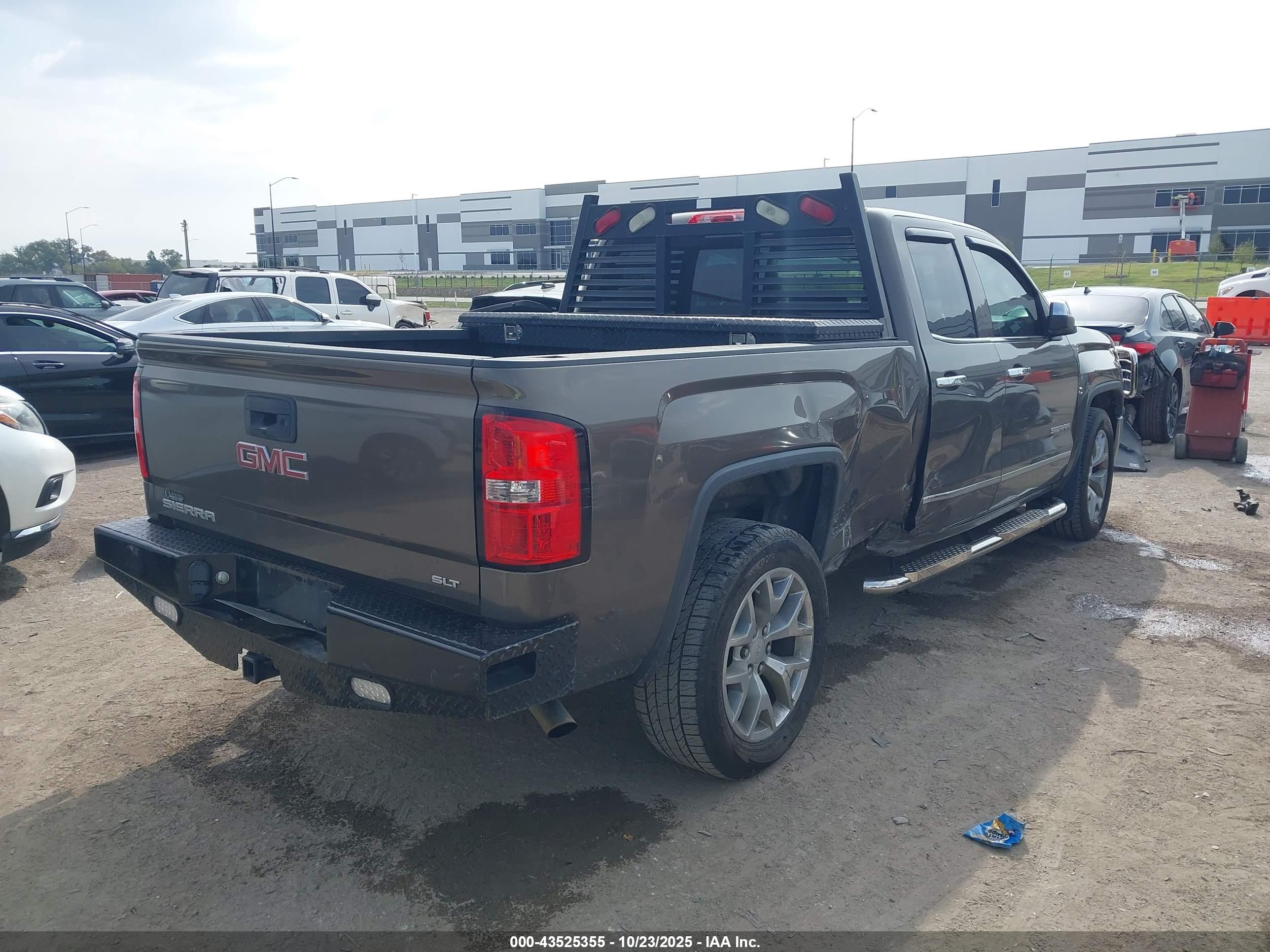 GMC SIERRA image 4
