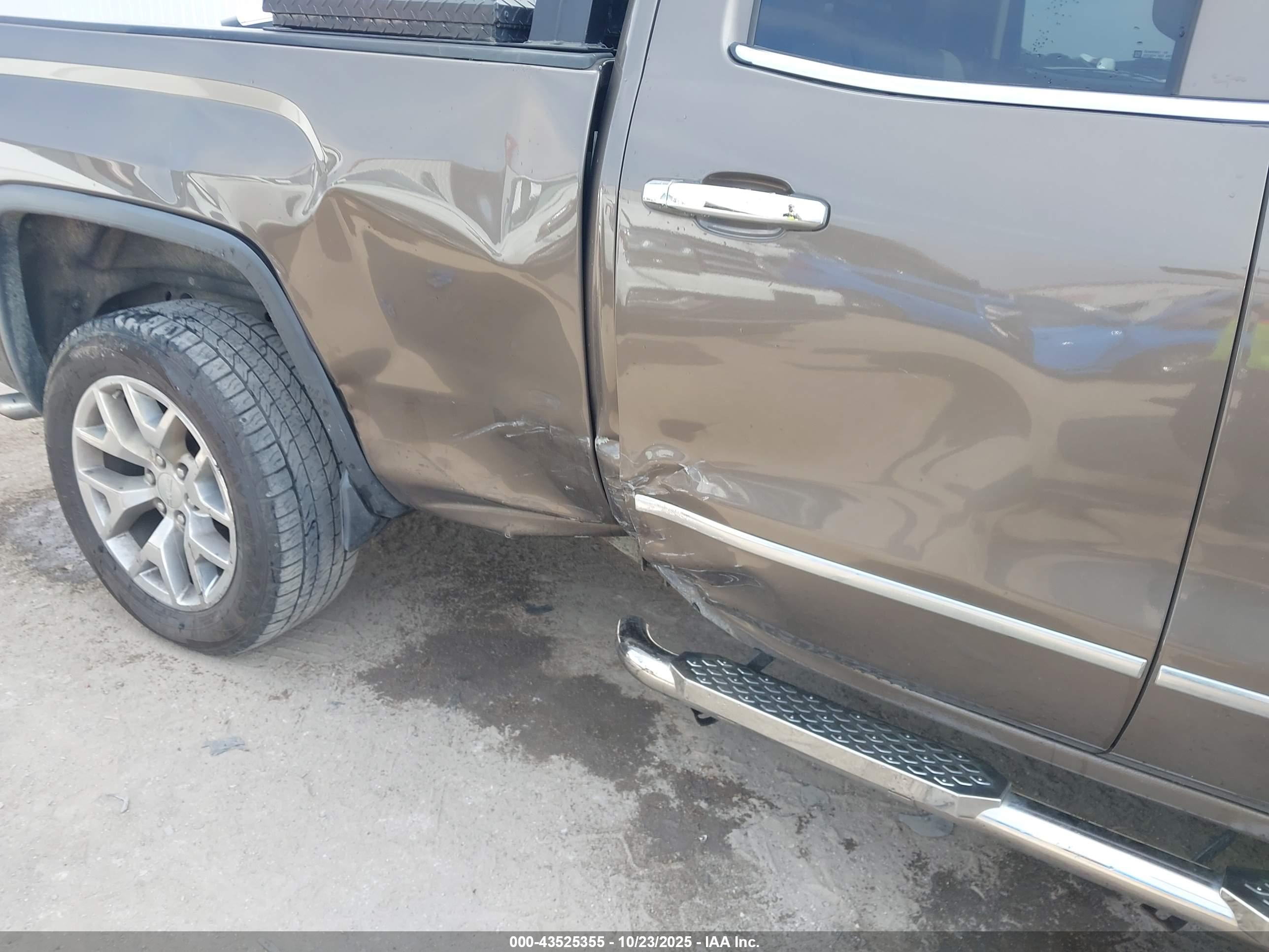 GMC SIERRA image 6