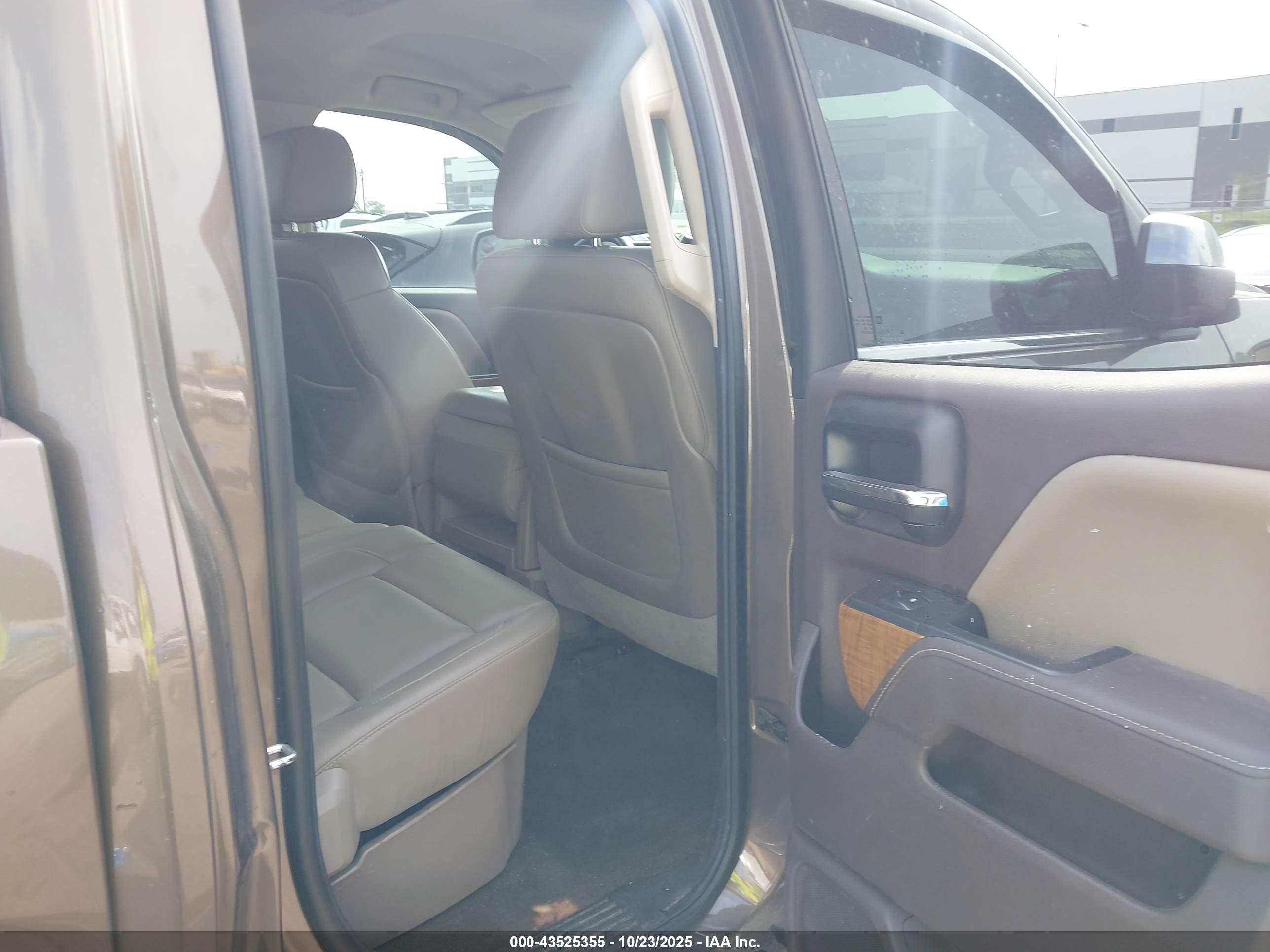 GMC SIERRA image 8