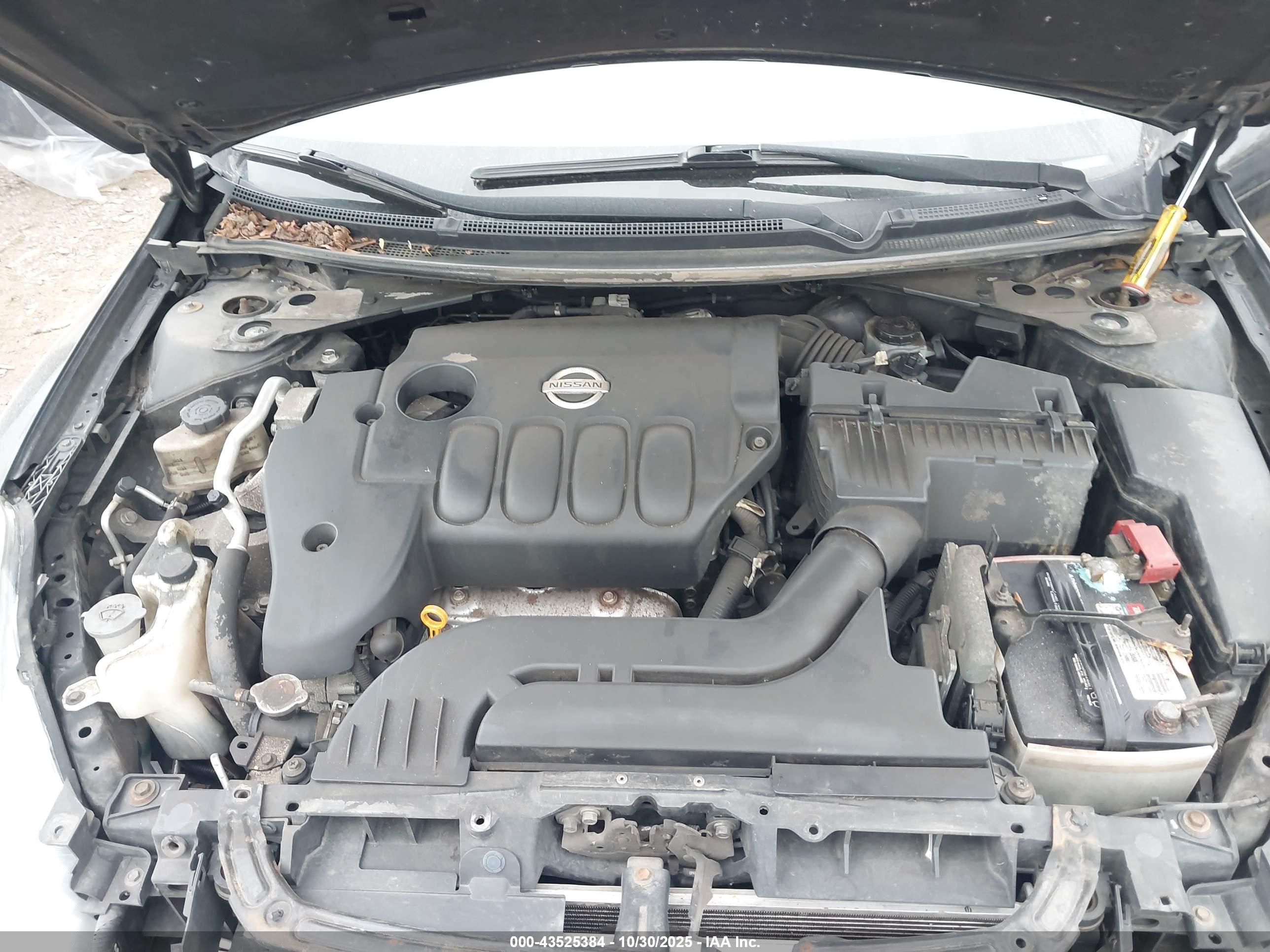 NISSAN ALTIMA image 10