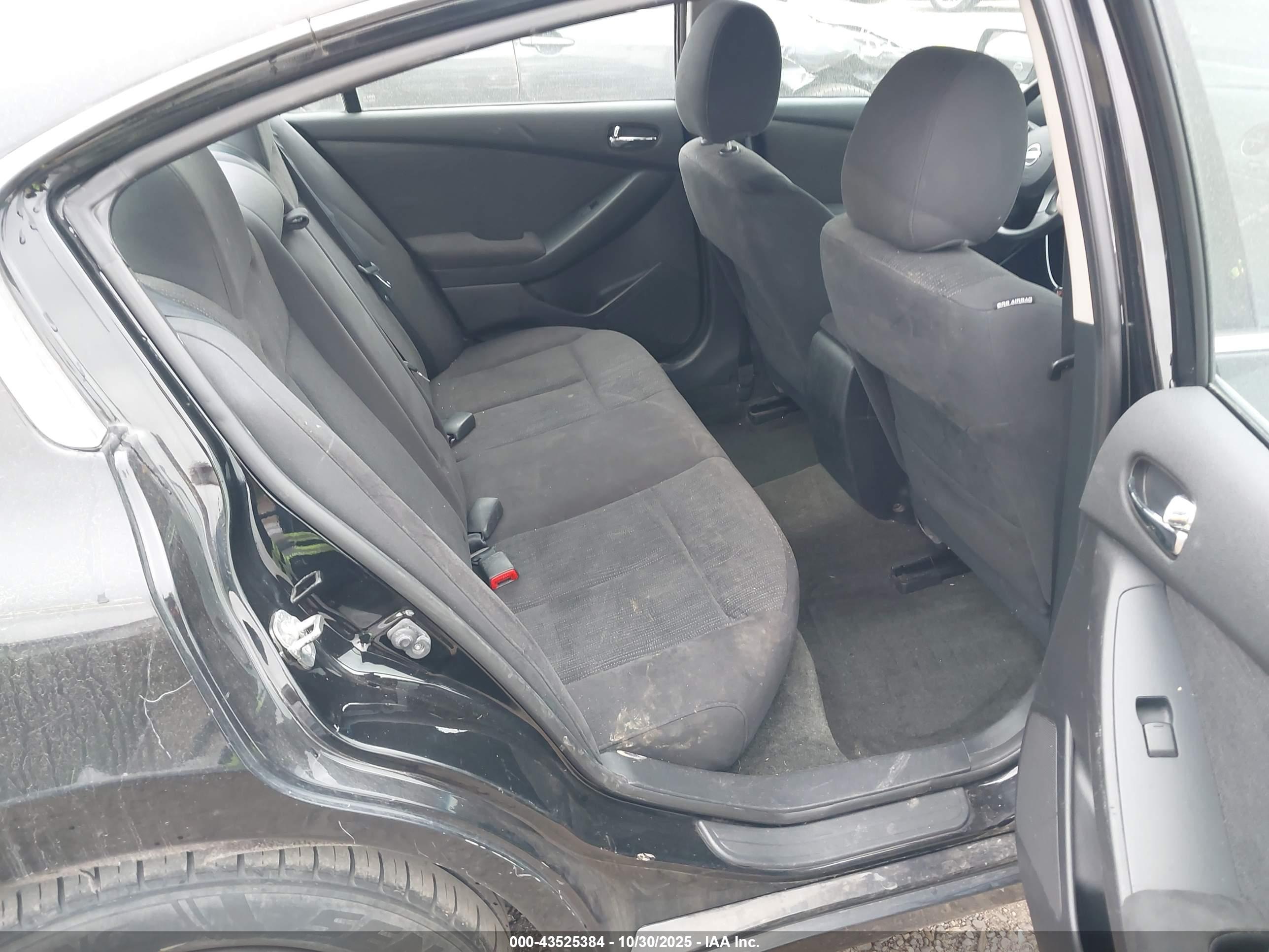 NISSAN ALTIMA image 8