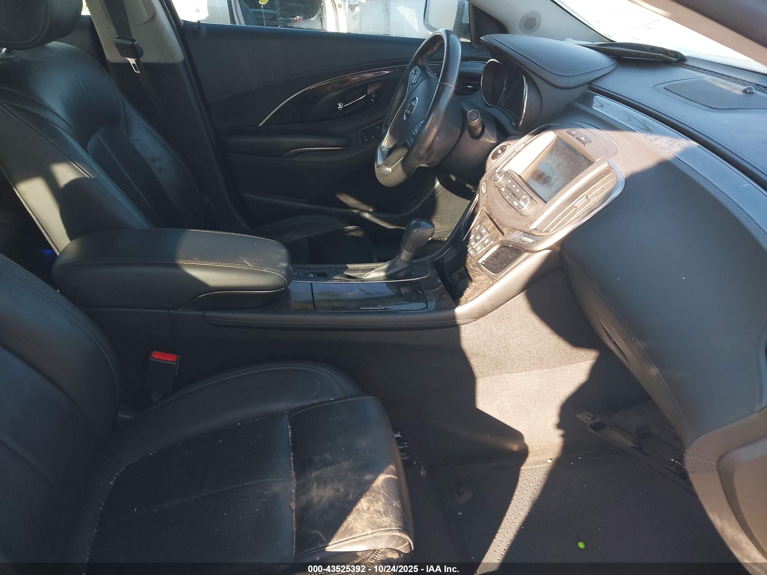 BUICK LACROSSE image 5