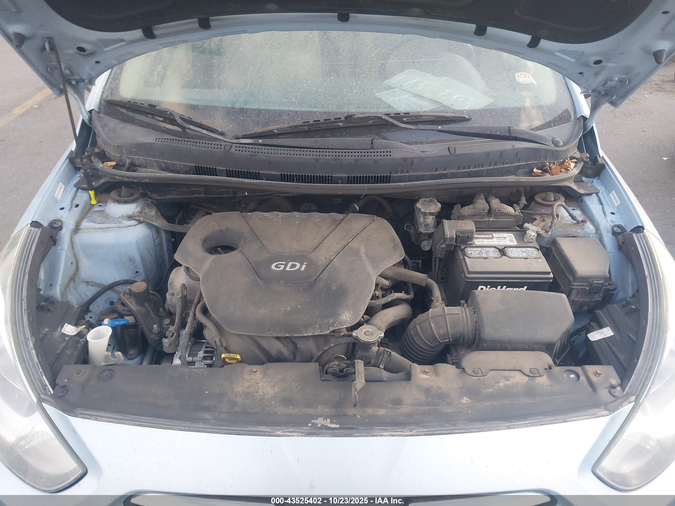 HYUNDAI ACCENT image 10