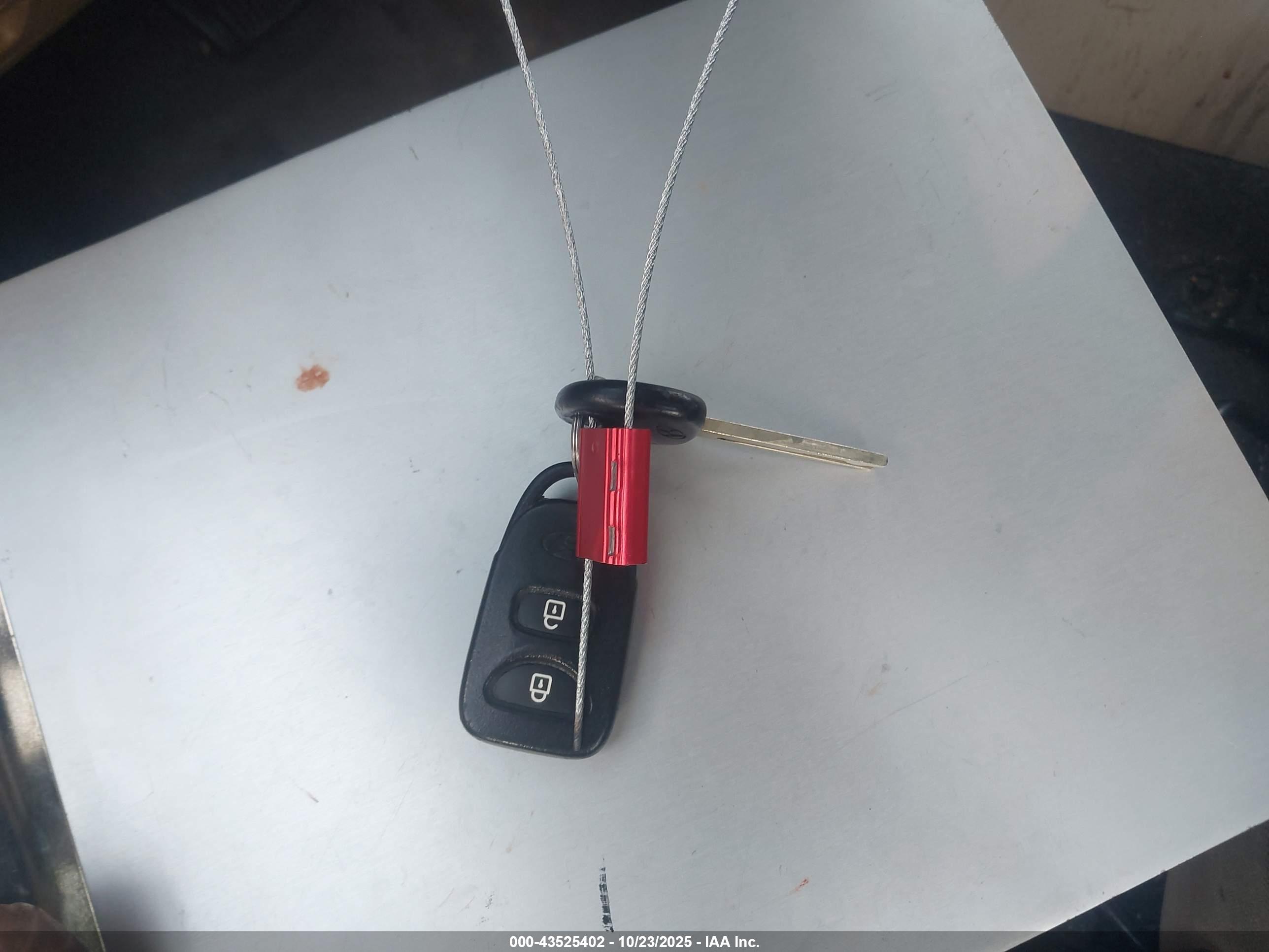 HYUNDAI ACCENT image 11