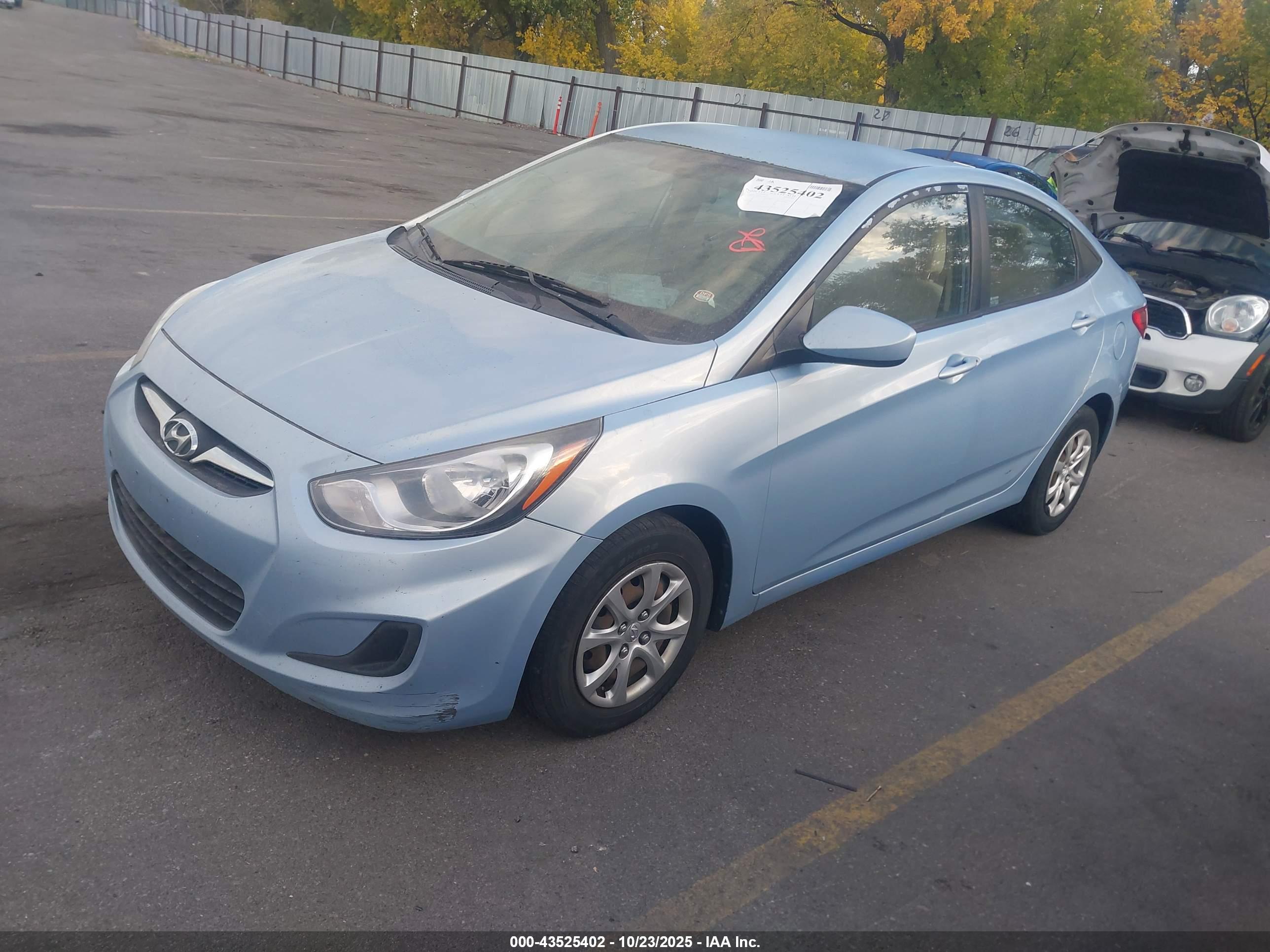 HYUNDAI ACCENT image 2